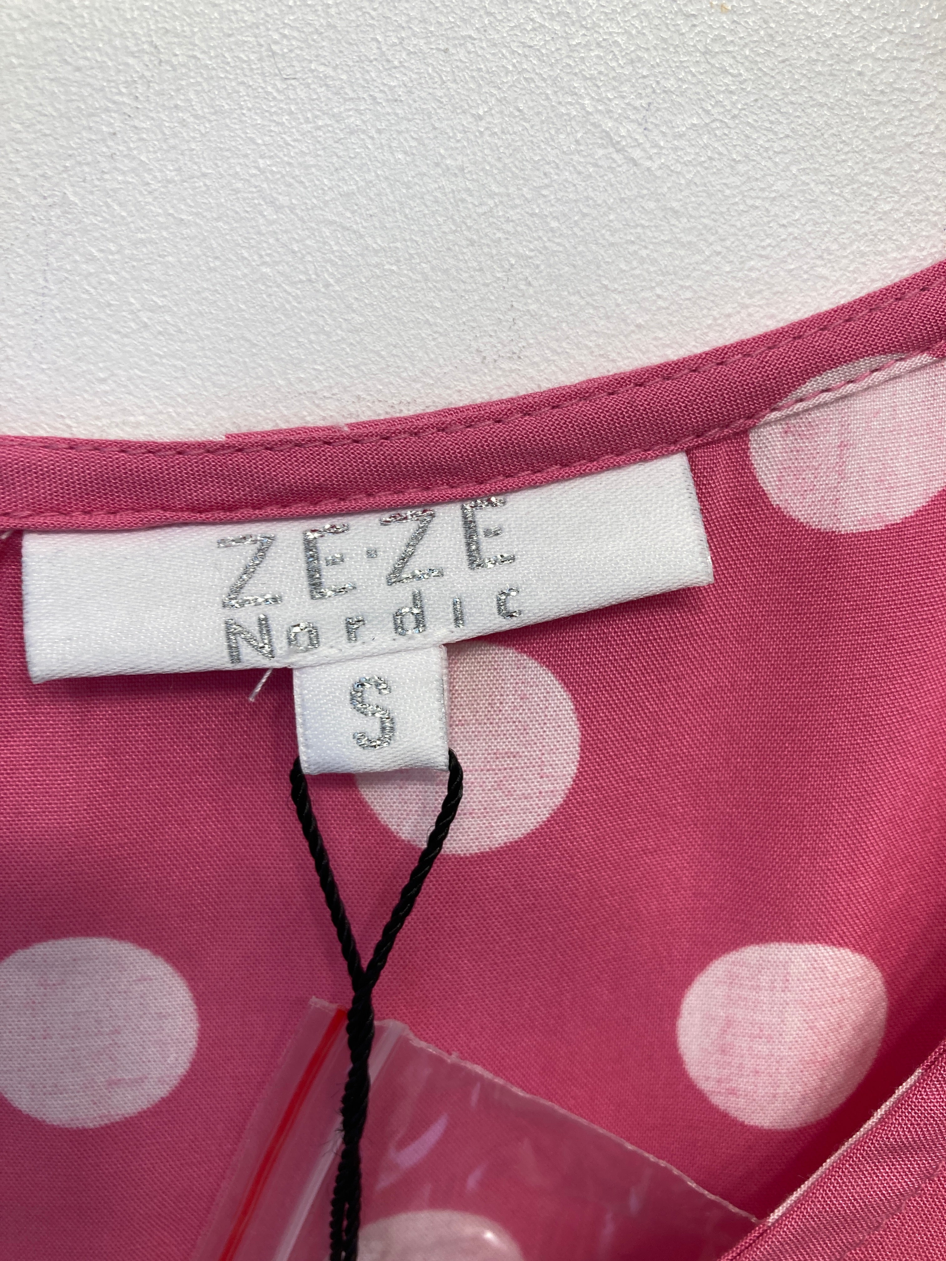 Ze-Ze Top