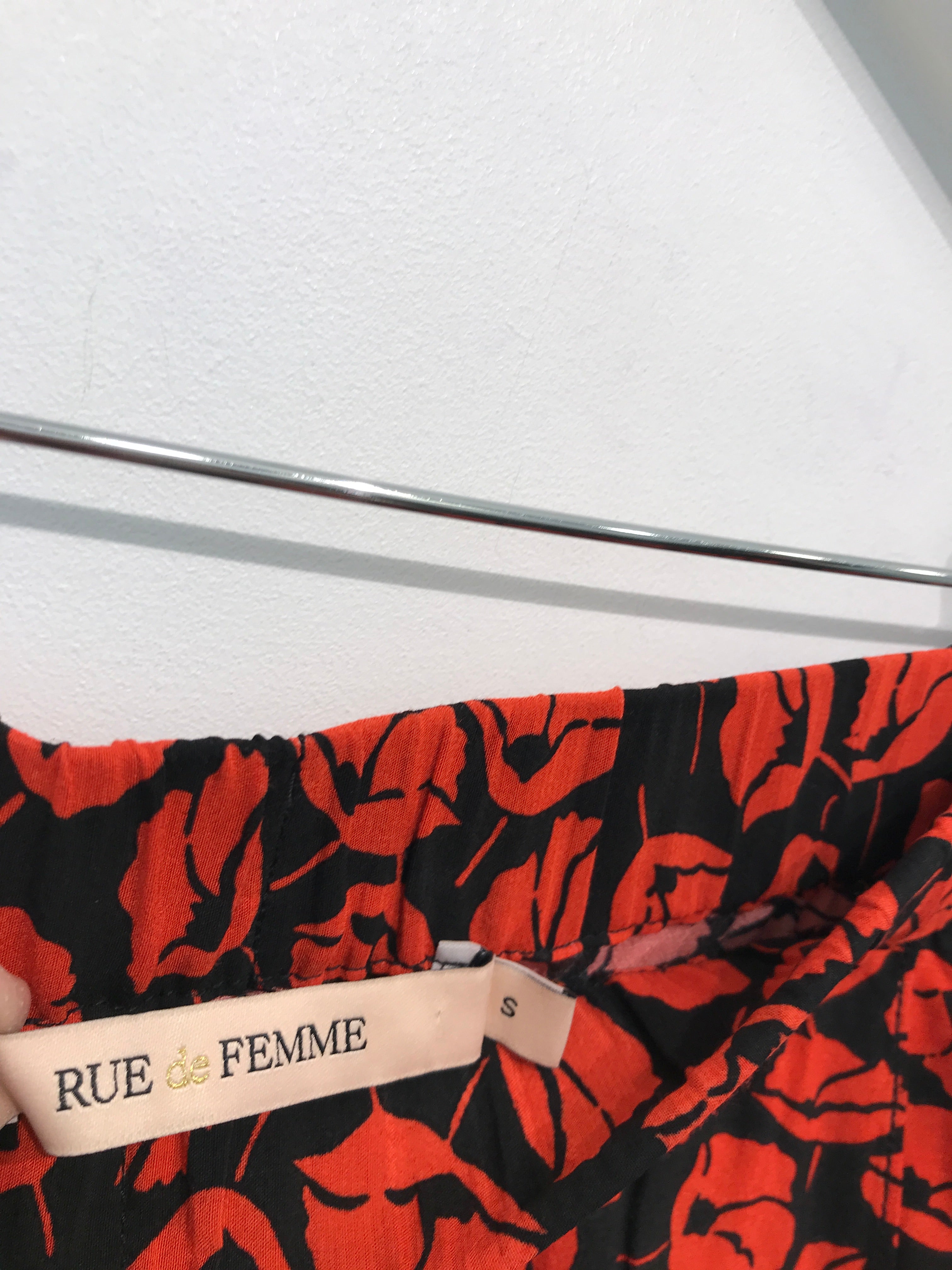 Rue De Femme Nederdel