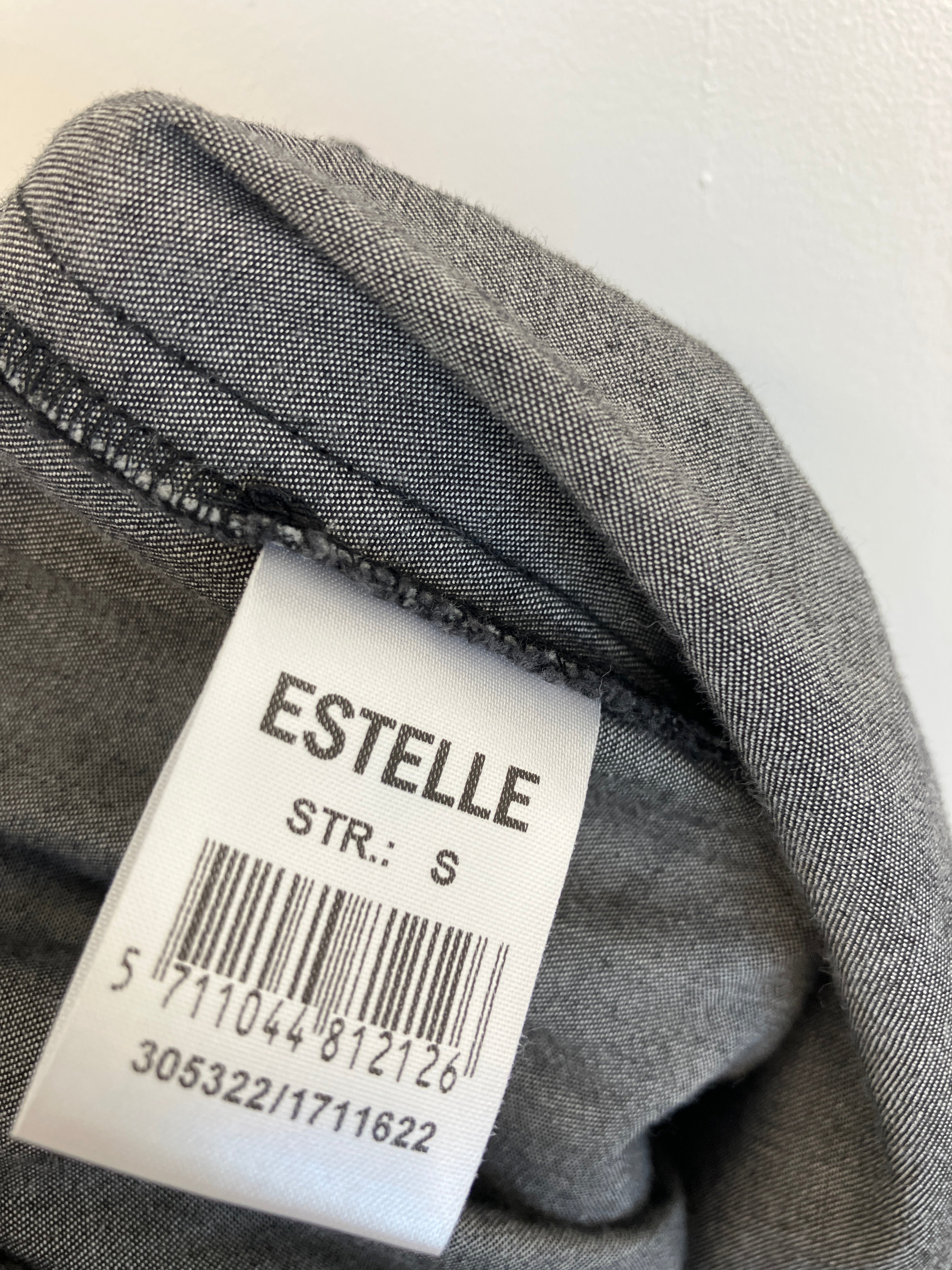 Estelle Bukser