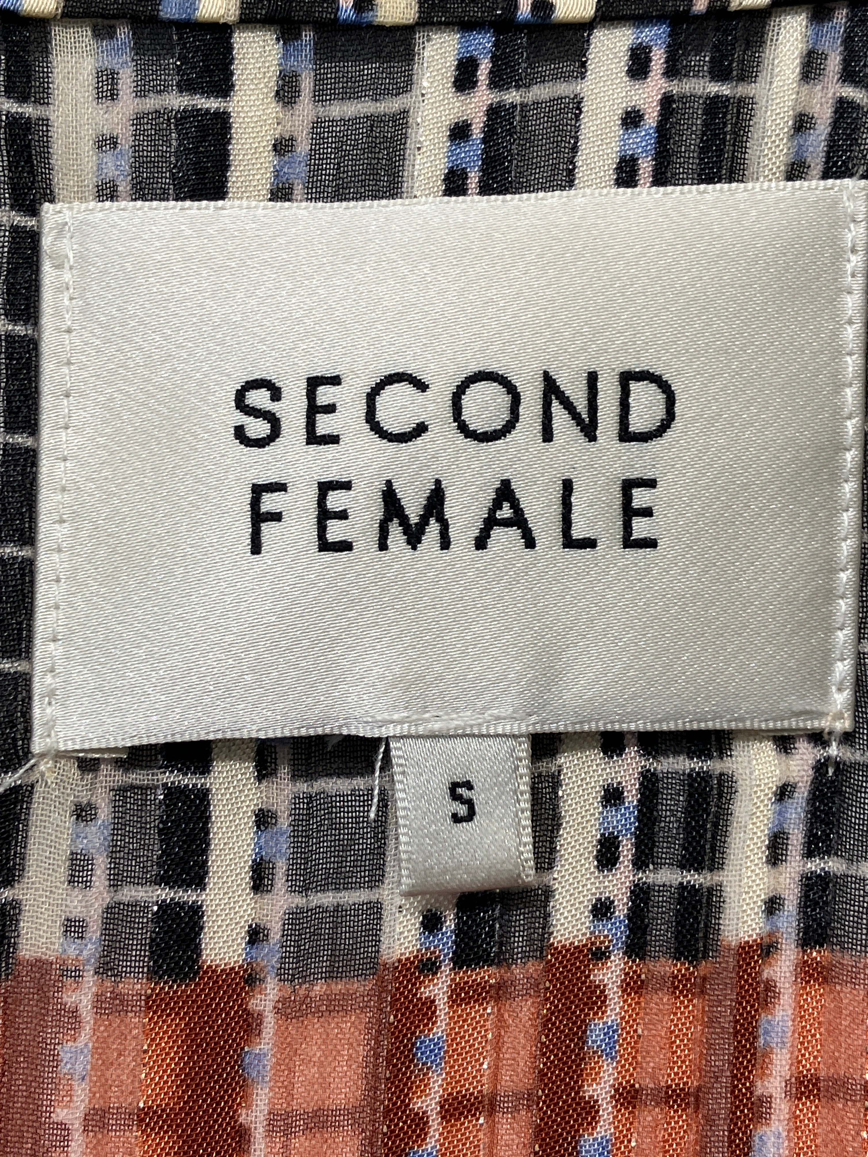 Second Female Bluse