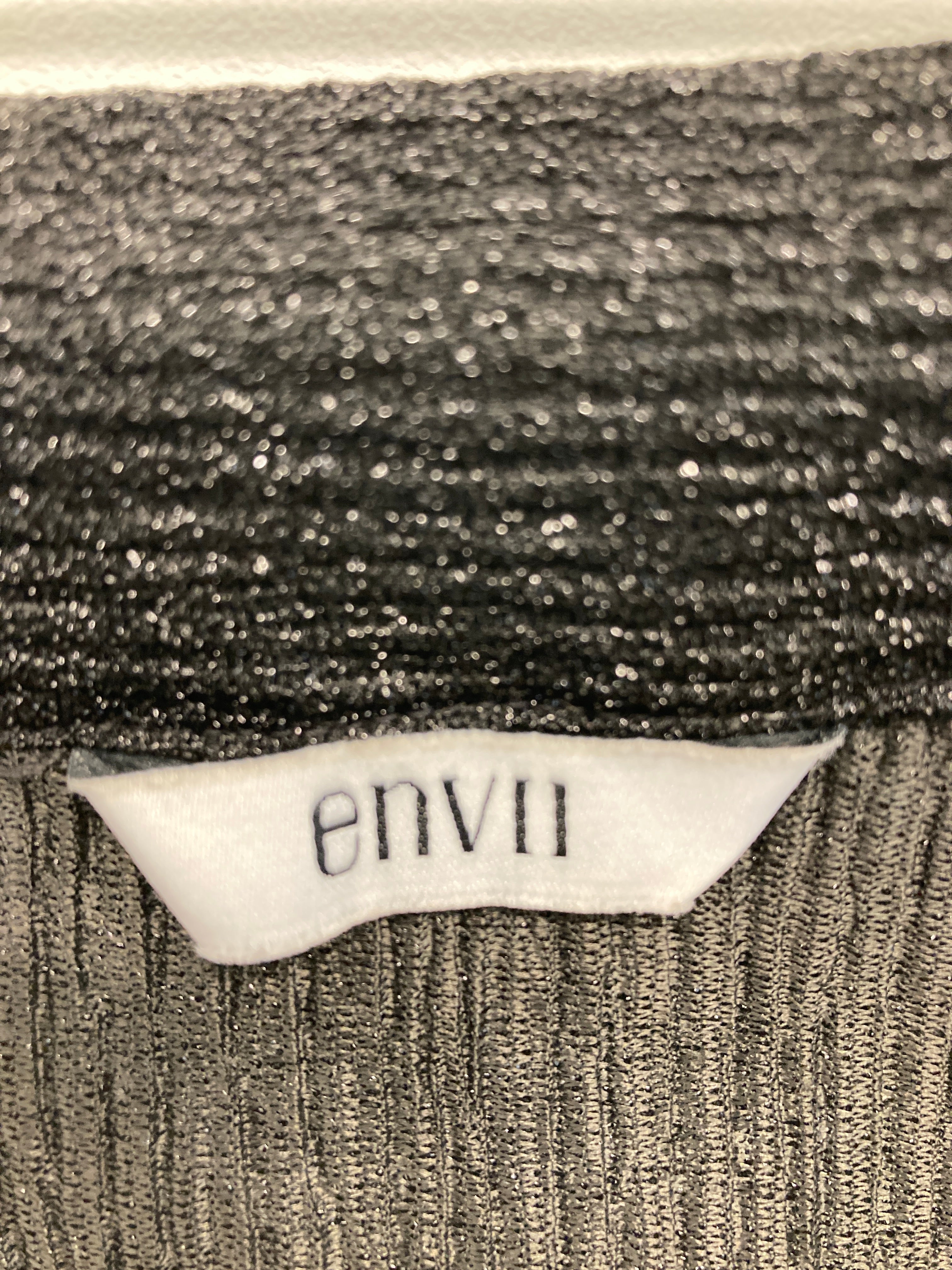 Envii Nederdel
