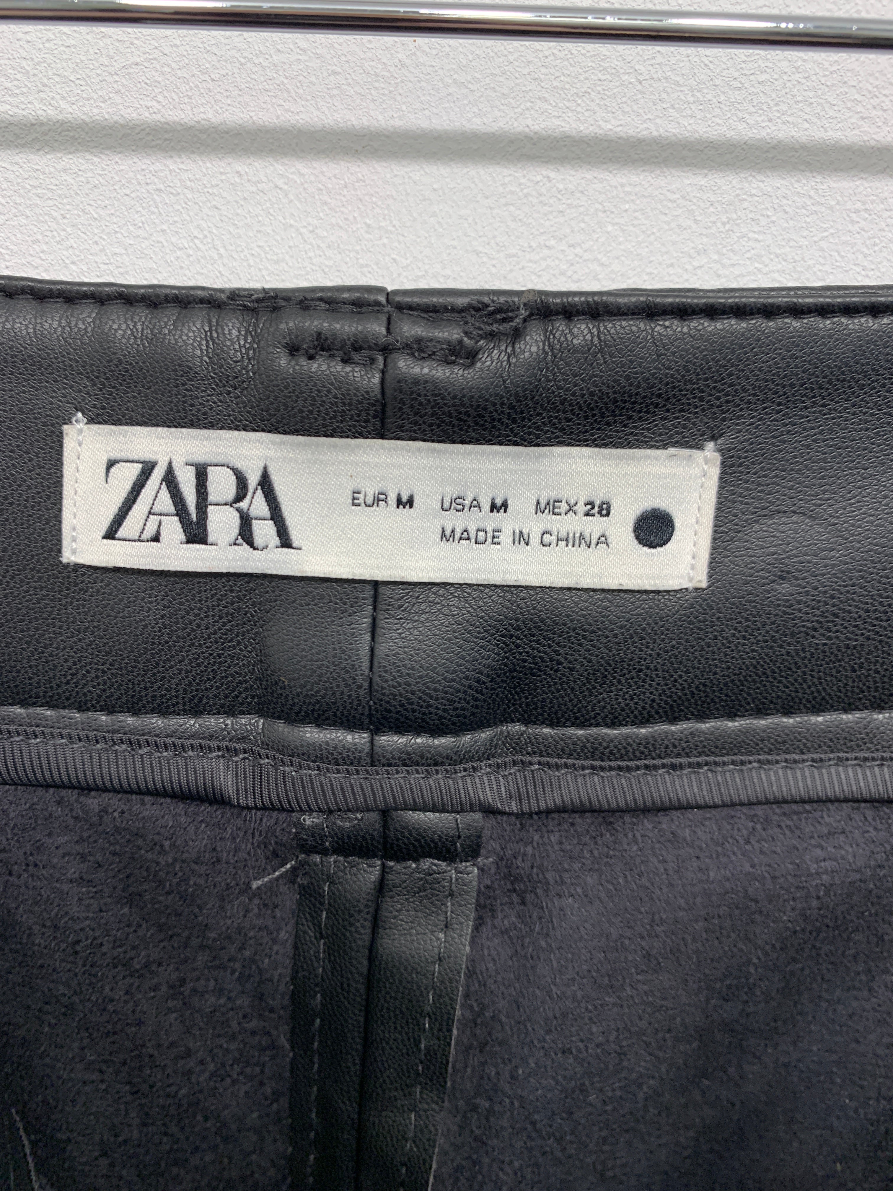 Zara Bukser