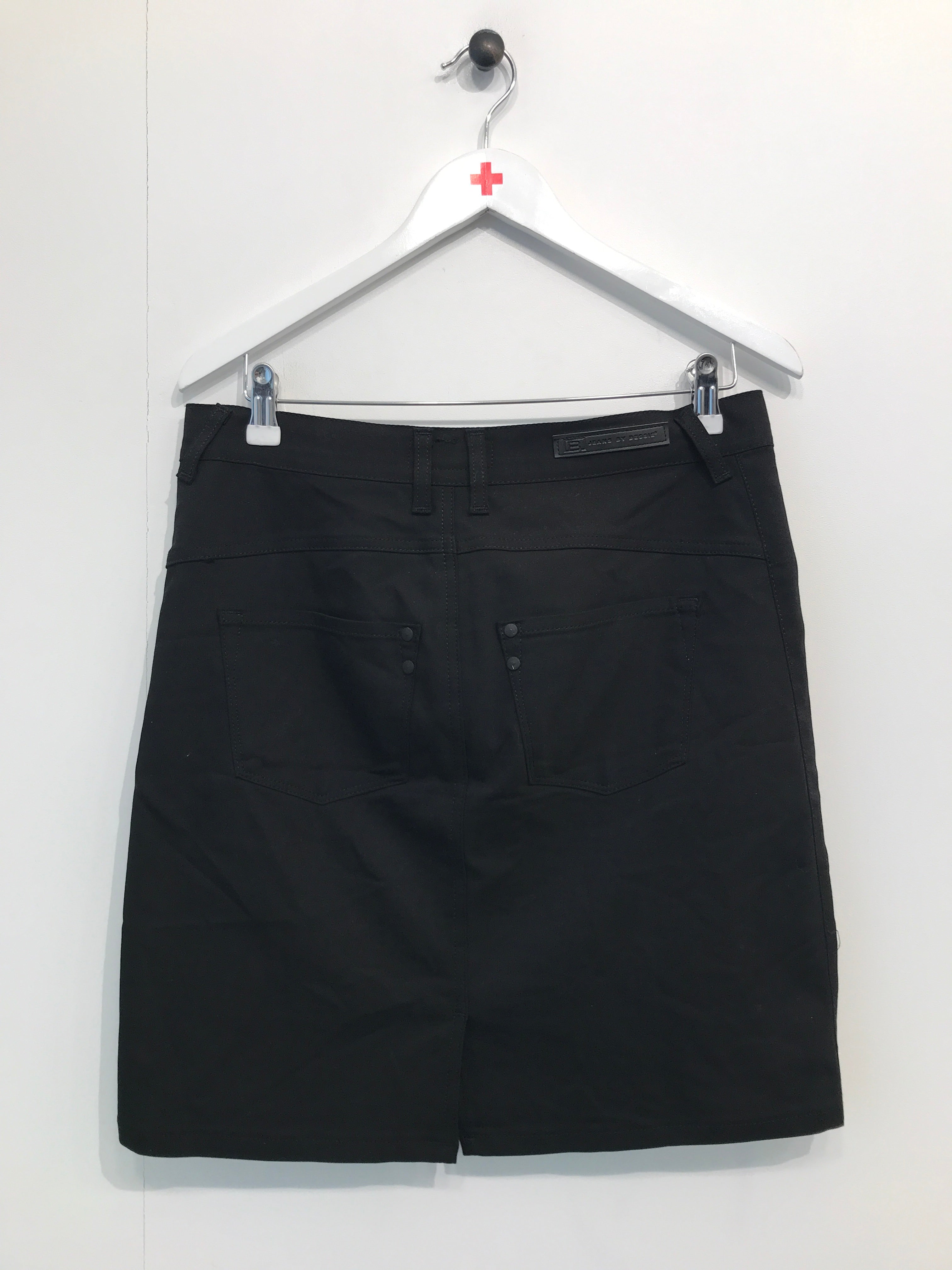 Jeans By Bessie Nederdel