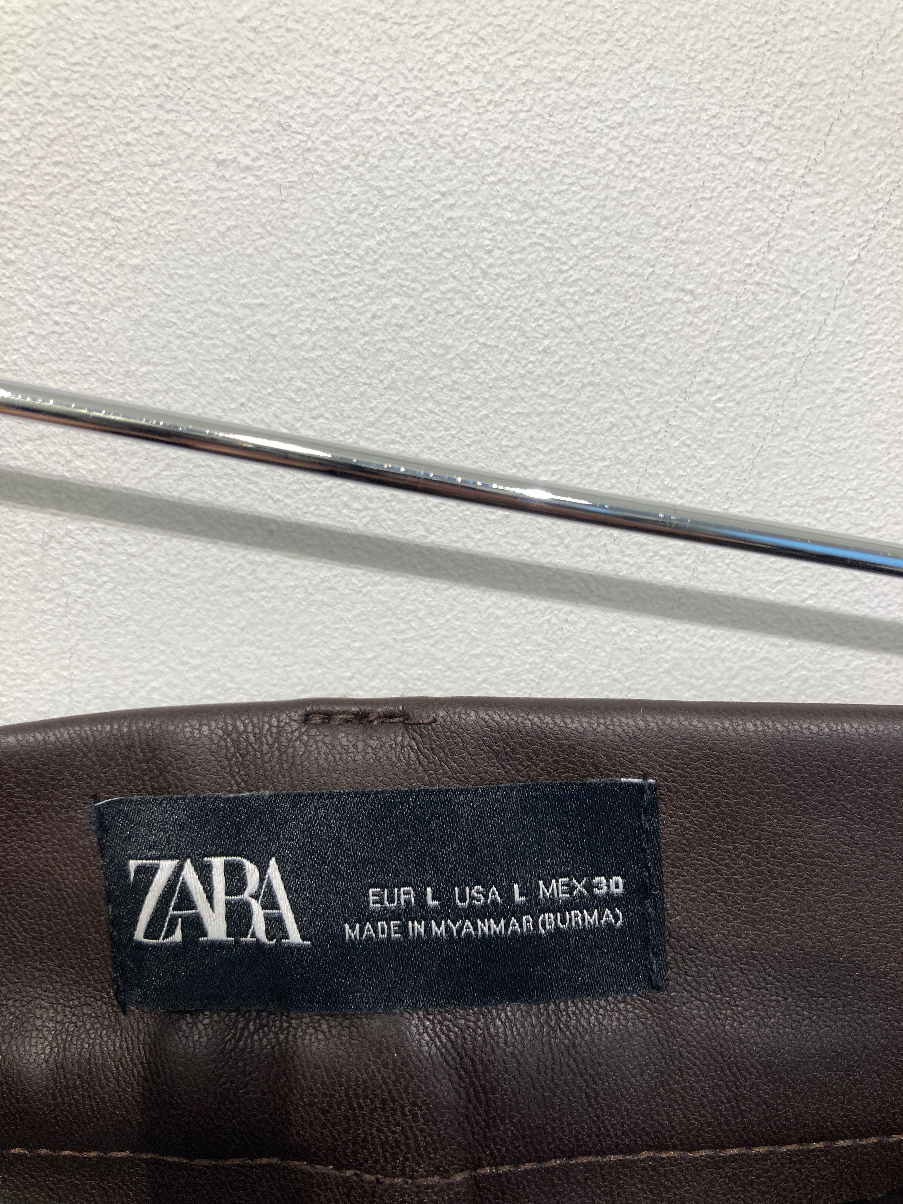 Zara Bukser