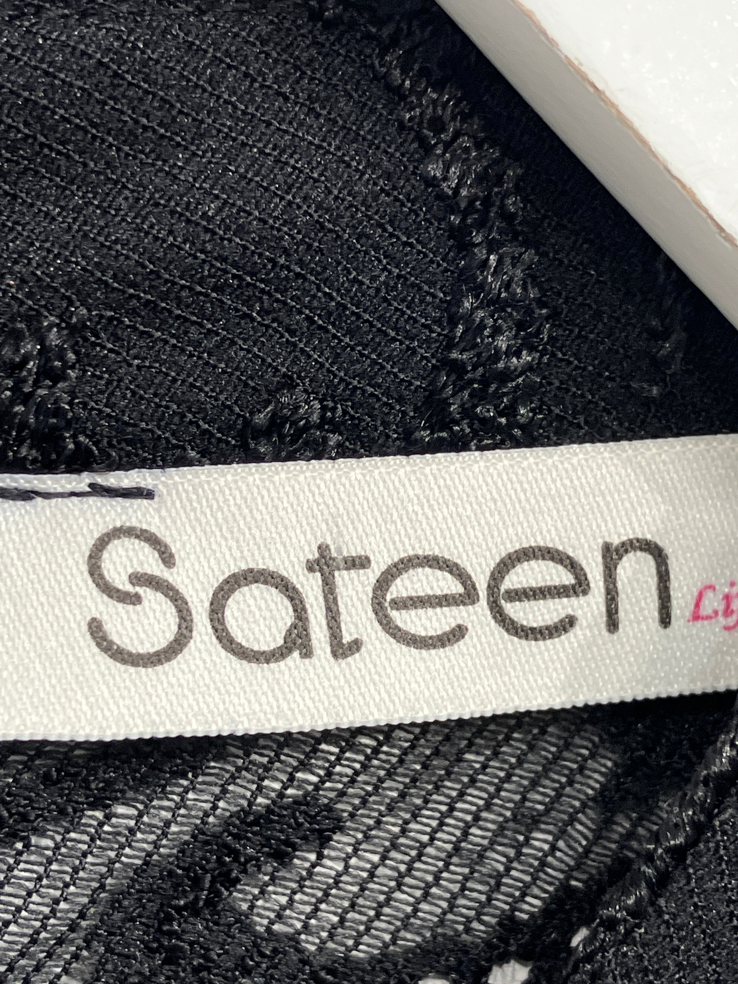 Sateen Bluse