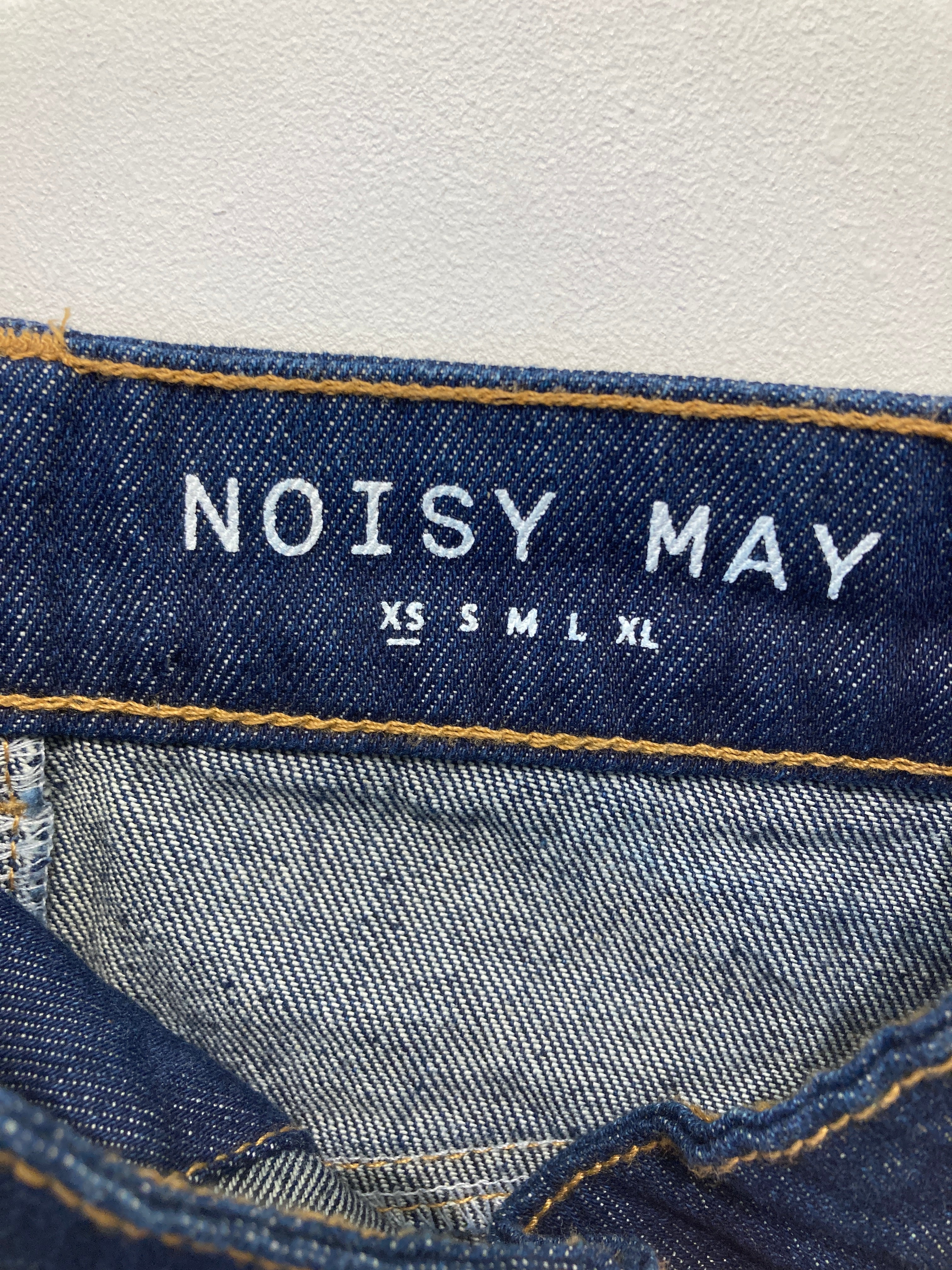 Noisy May Nederdel