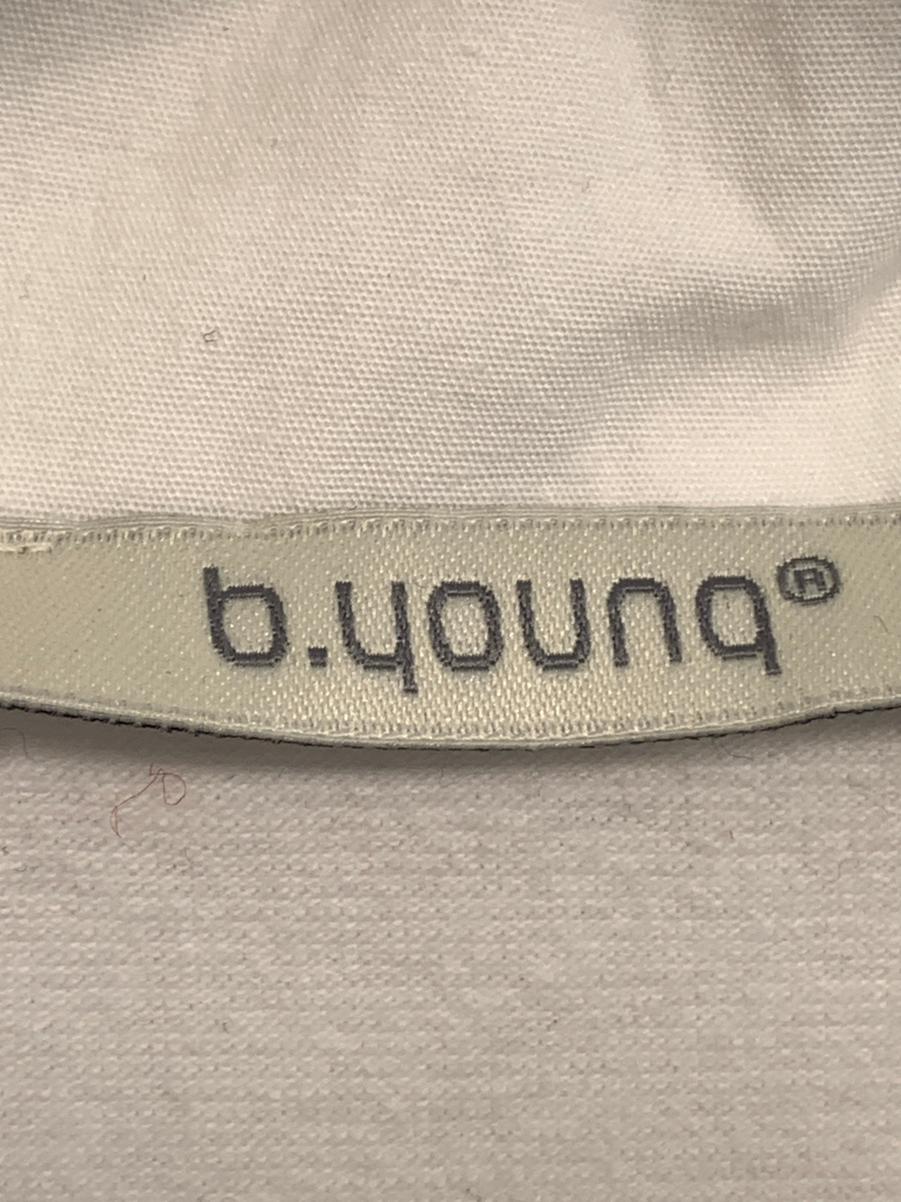 B.Young Bluse