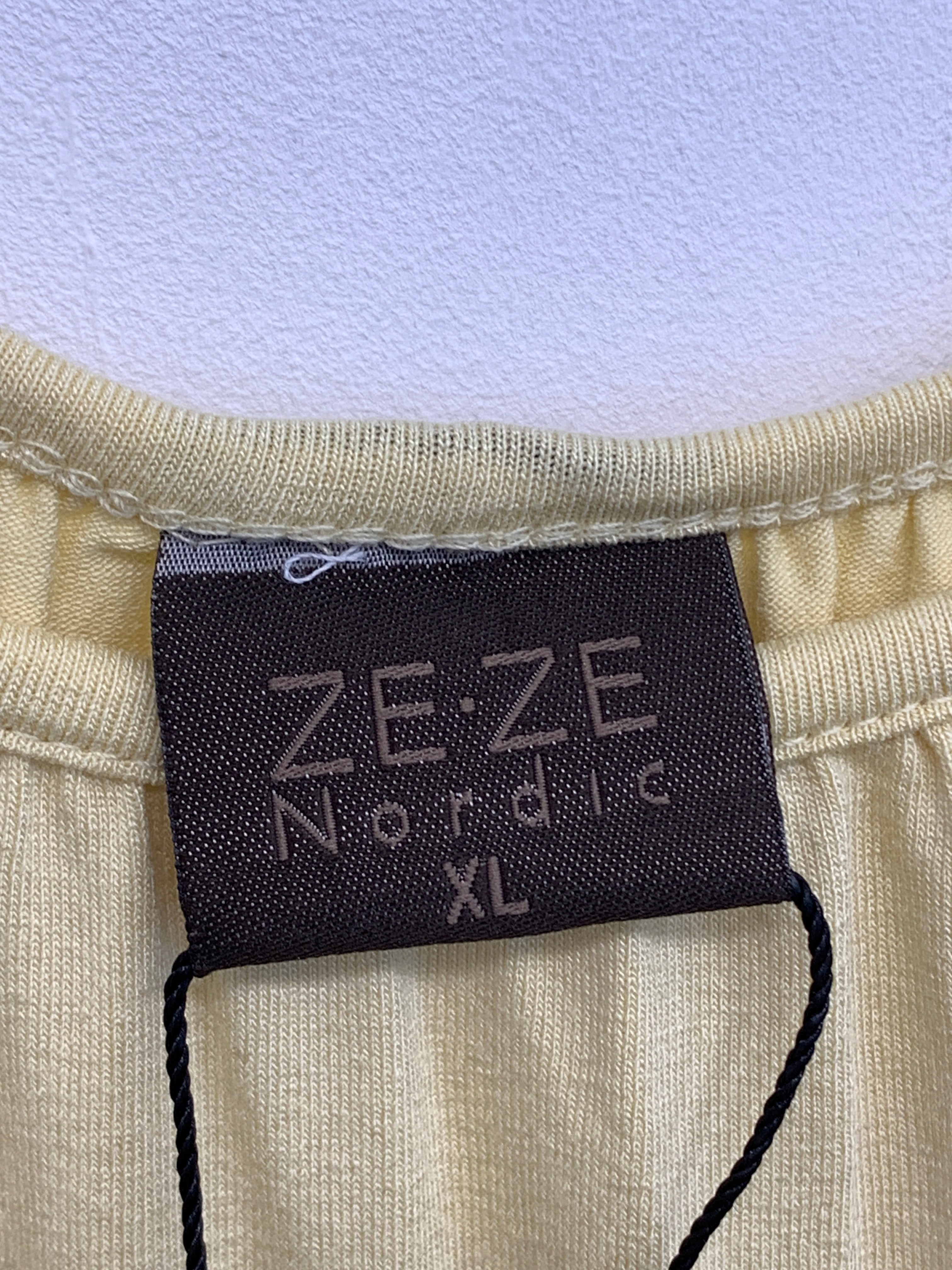 Ze-Ze Top