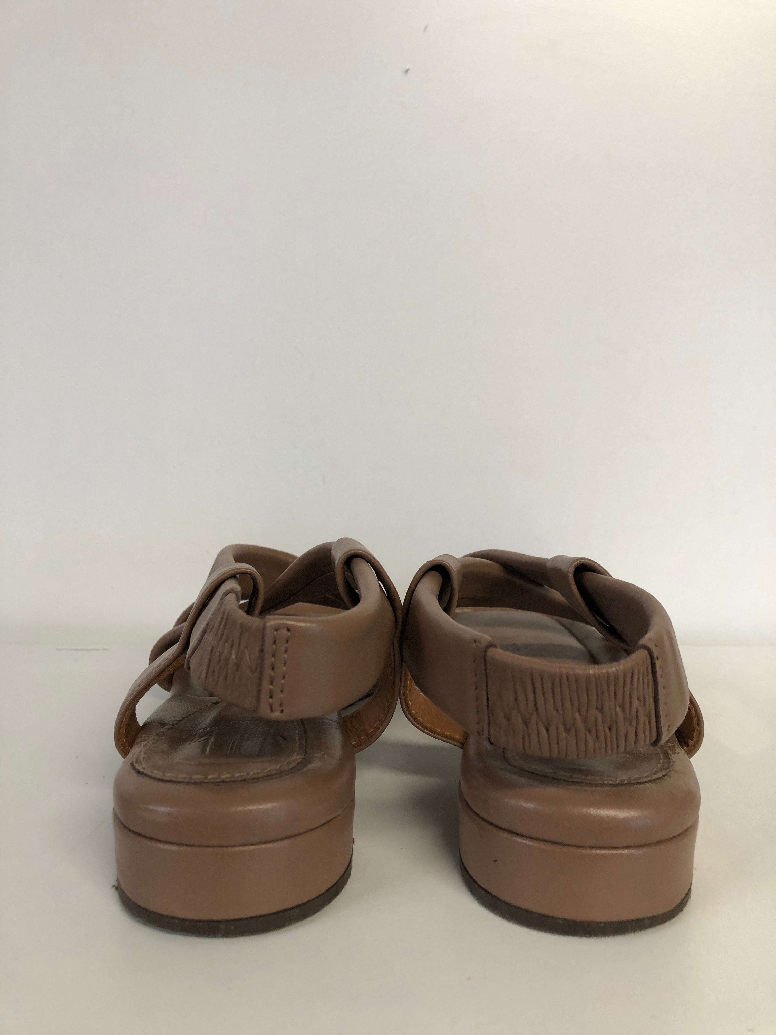 Dame Sandaler