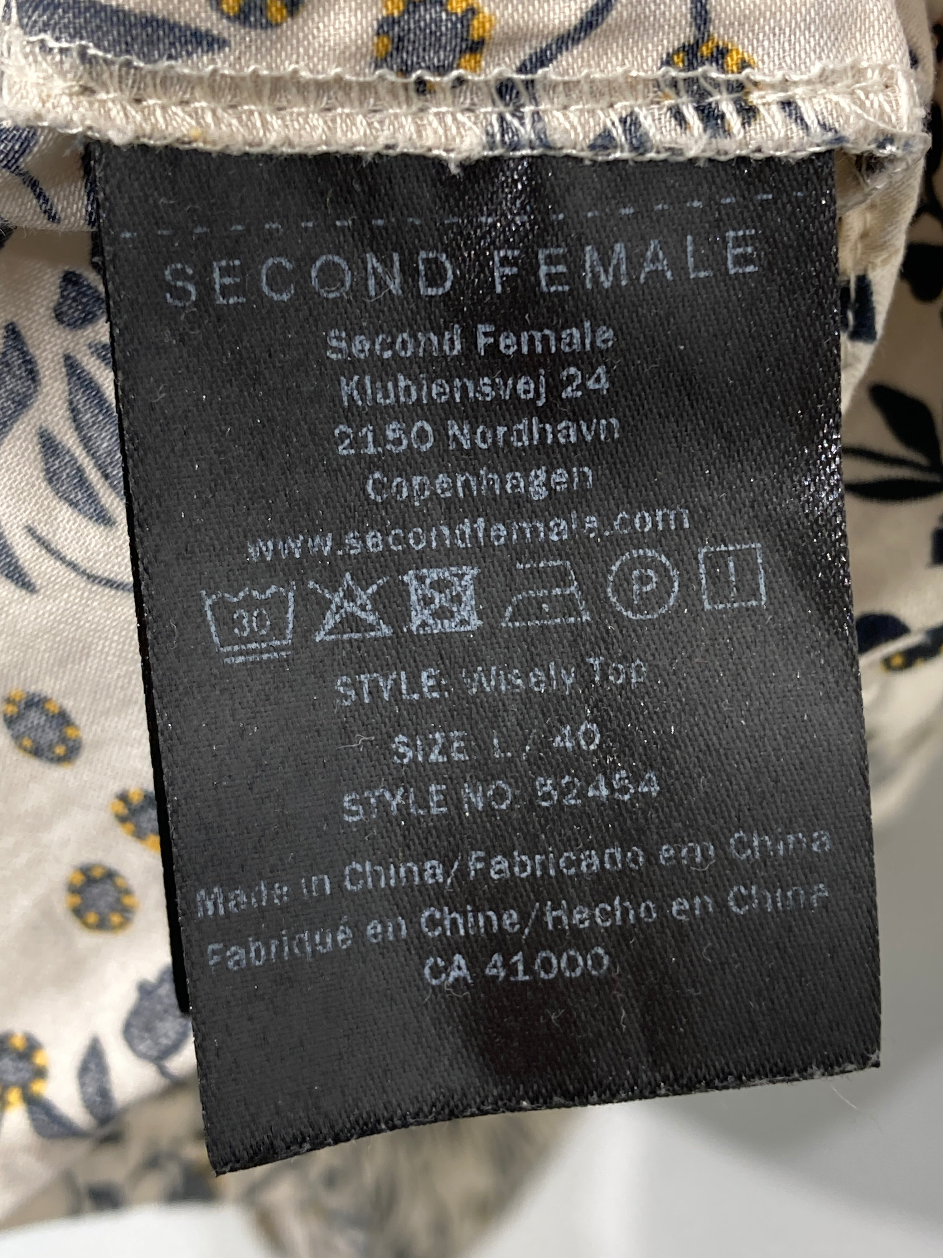 Second Female Skjorte
