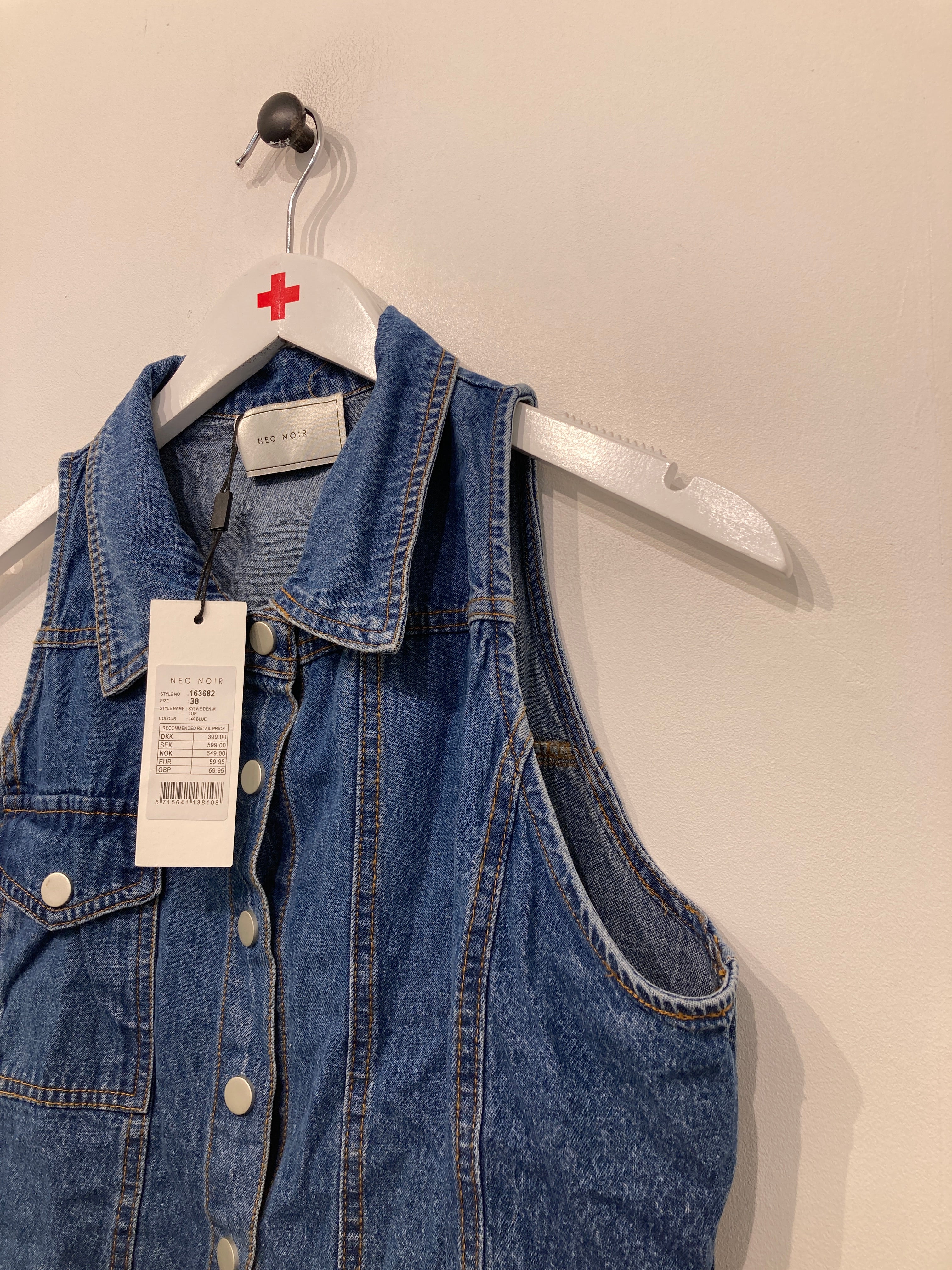 Neo Noir Vest