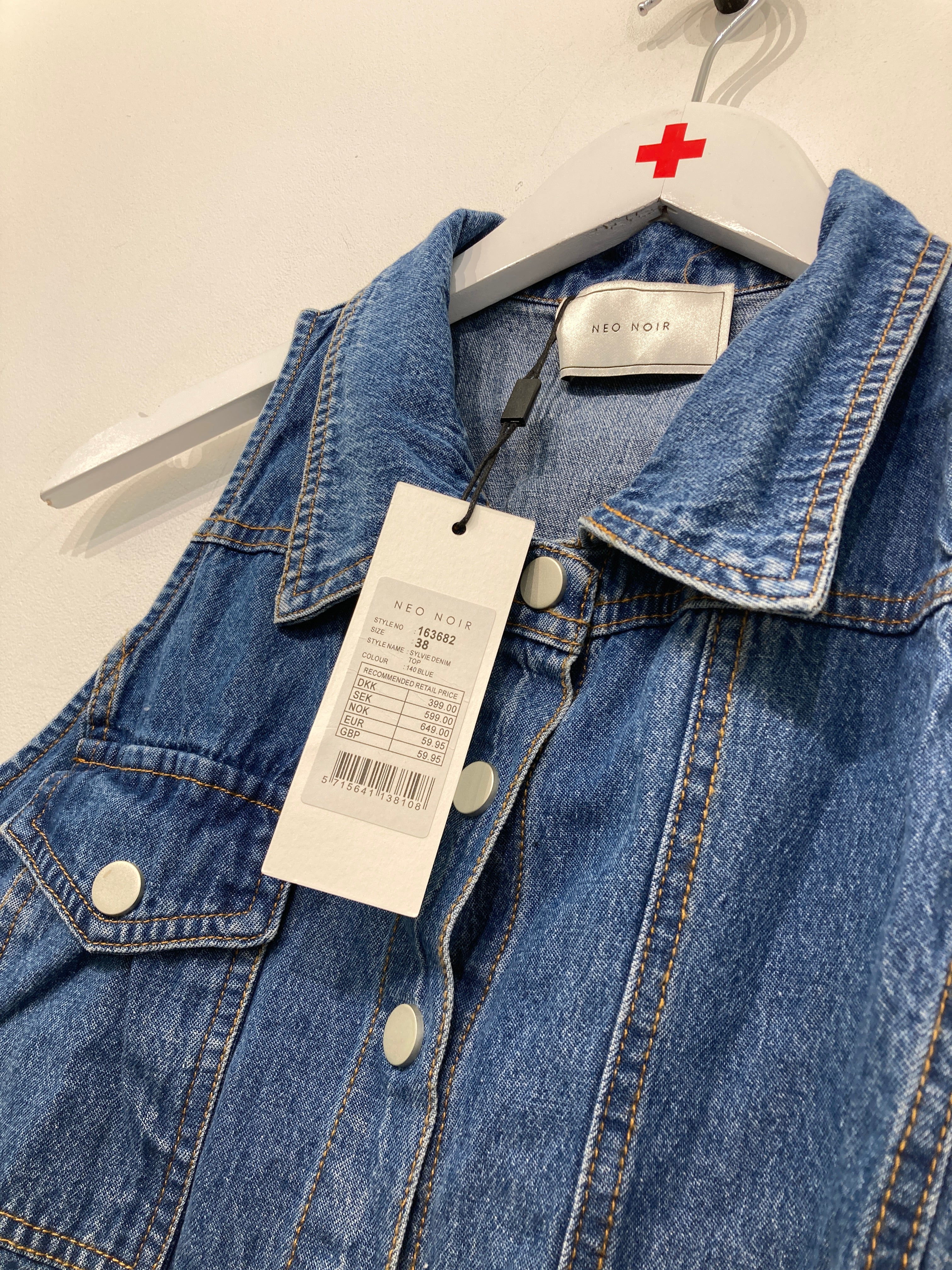 Neo Noir Vest