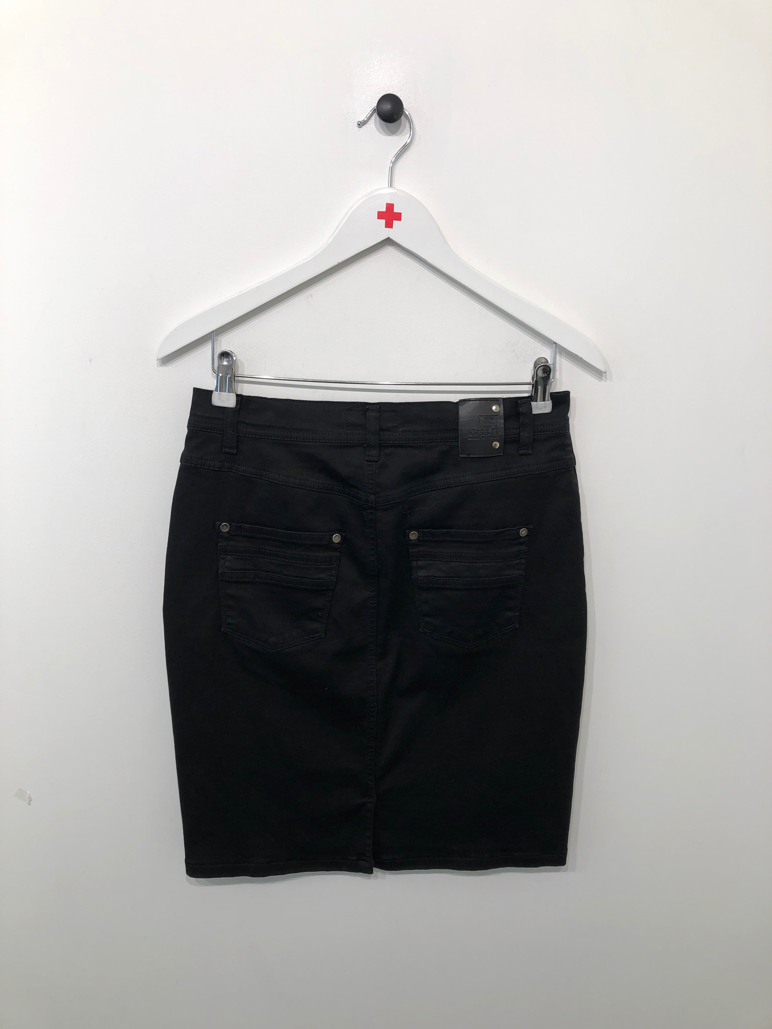 Jeans By Bessie Nederdel