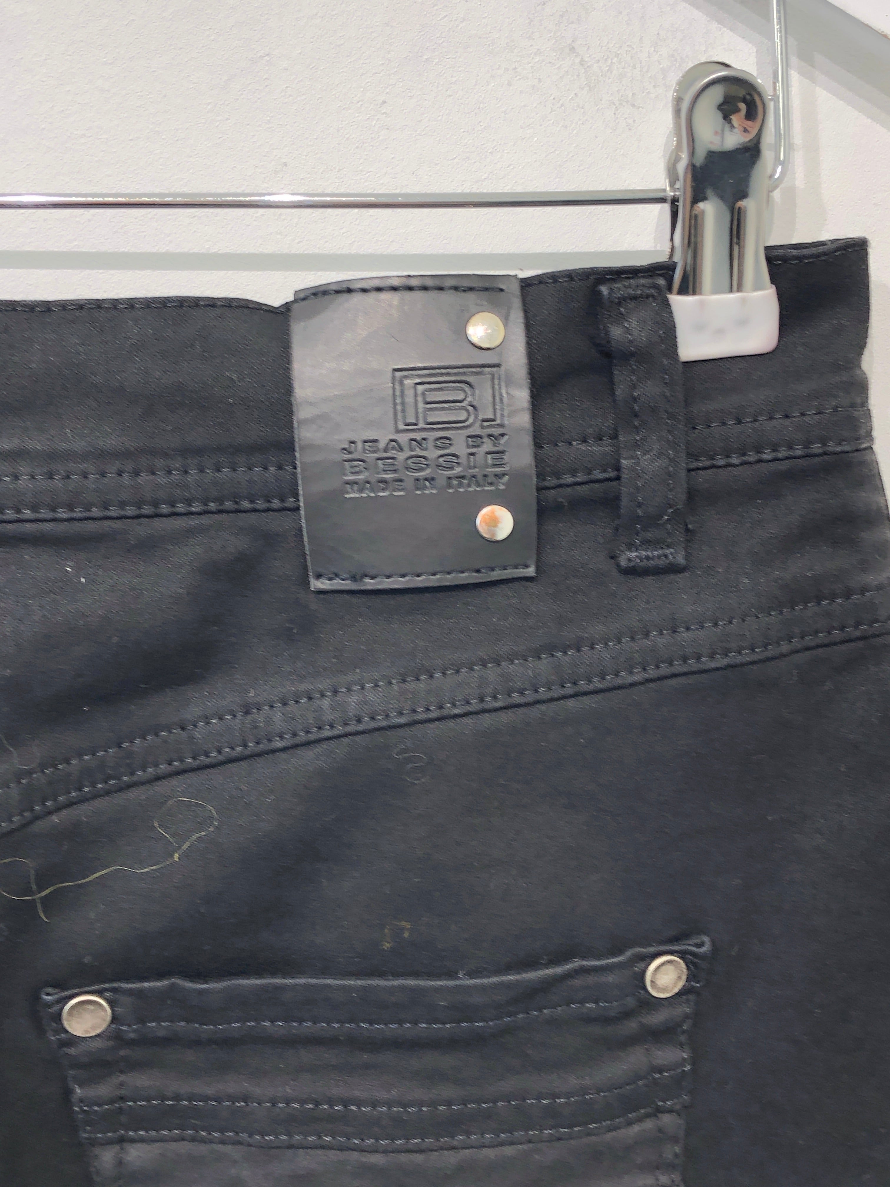 Jeans By Bessie Nederdel
