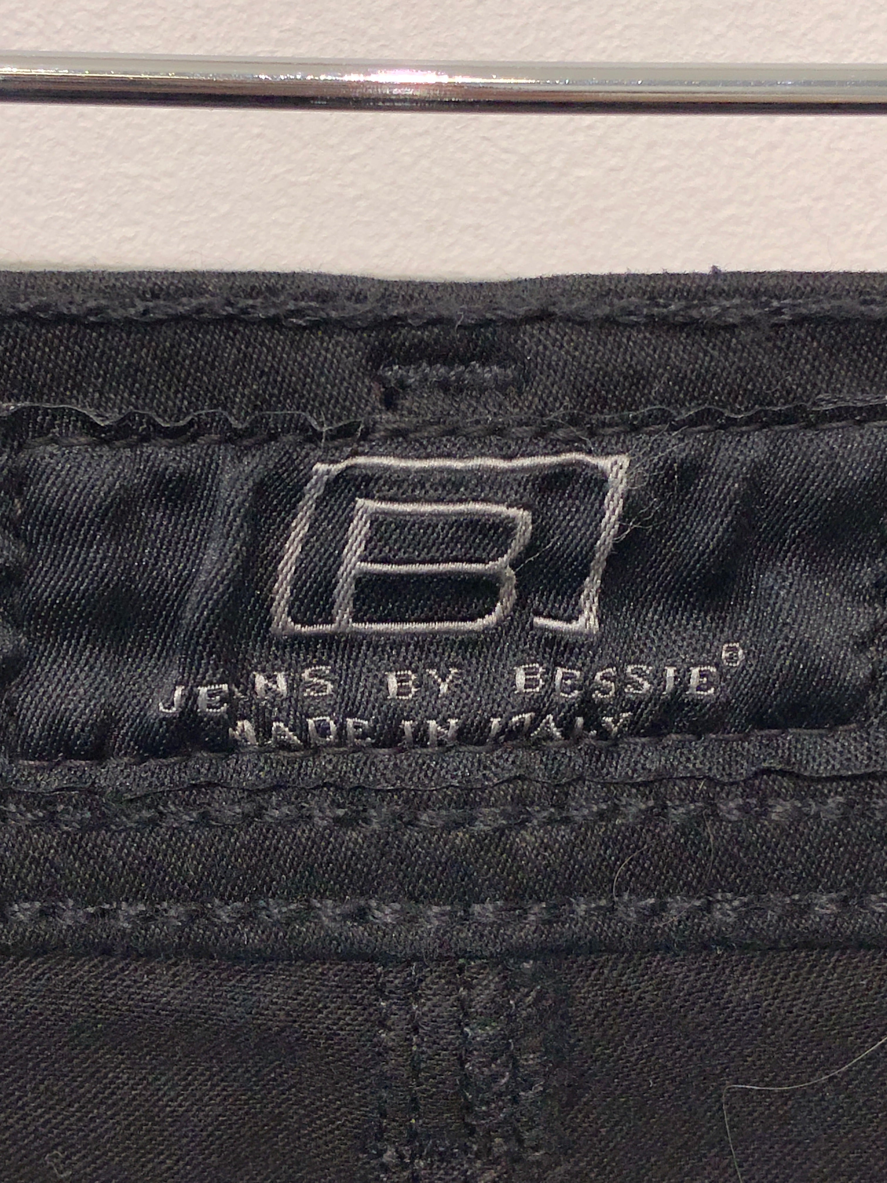 Jeans By Bessie Nederdel