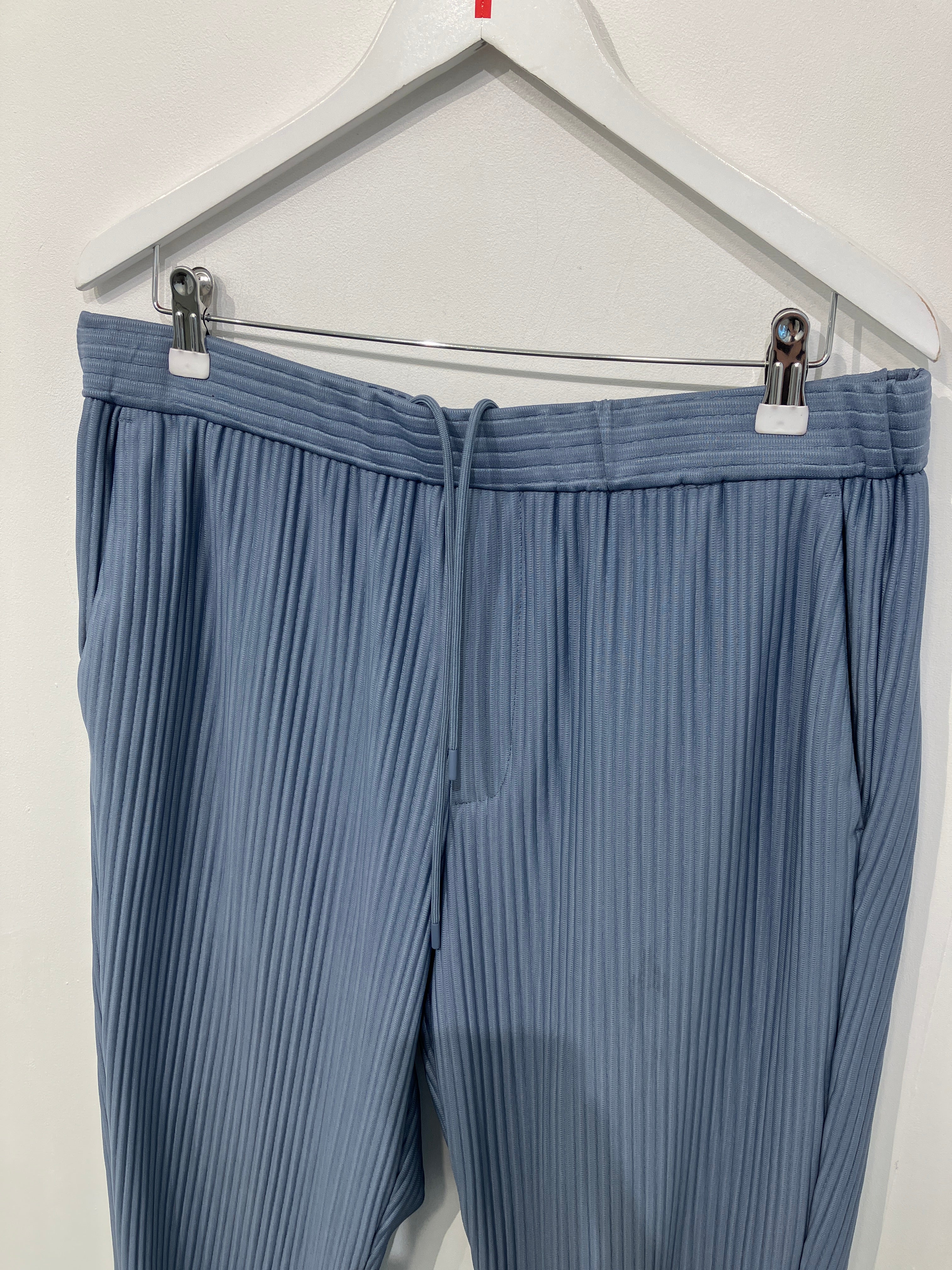 Zara Bukser