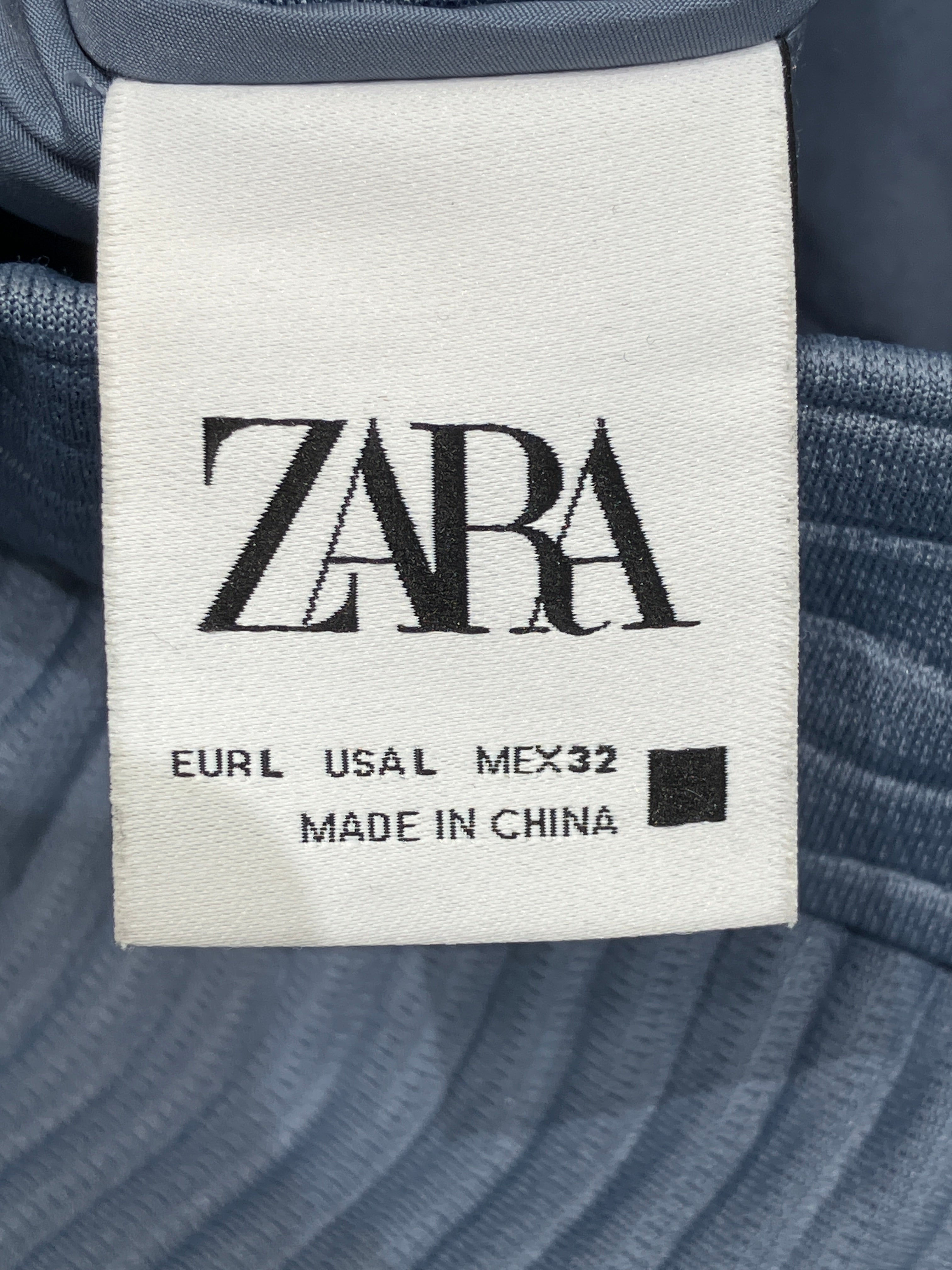Zara Bukser