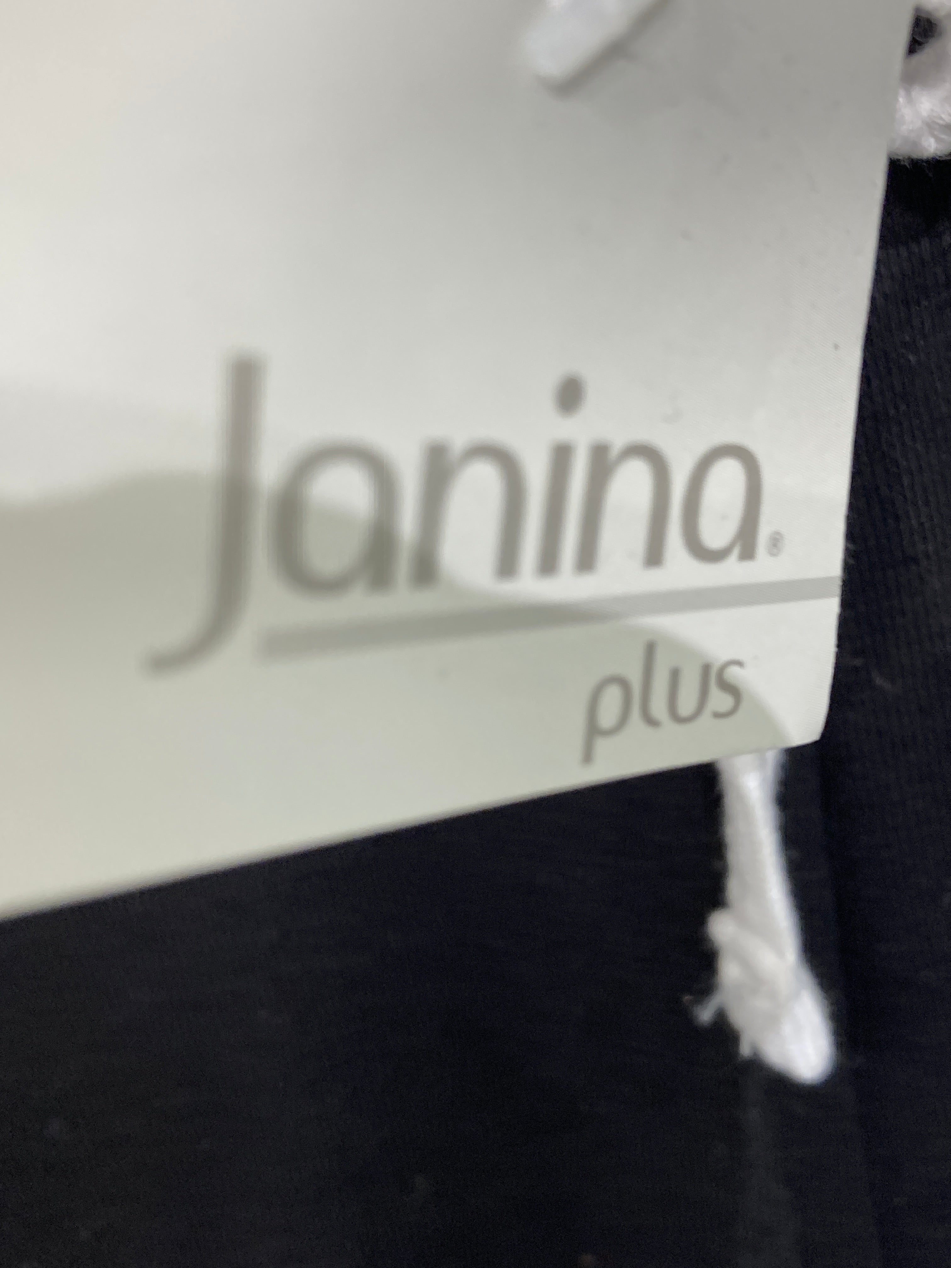 Janina Bukser