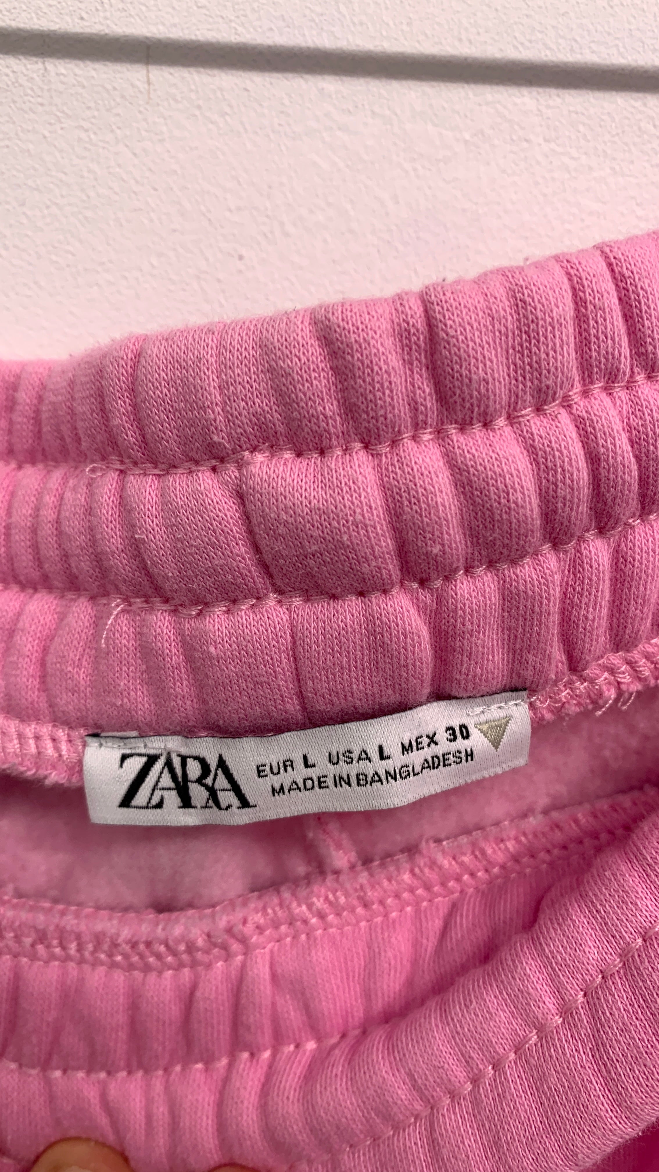 Zara Bukser