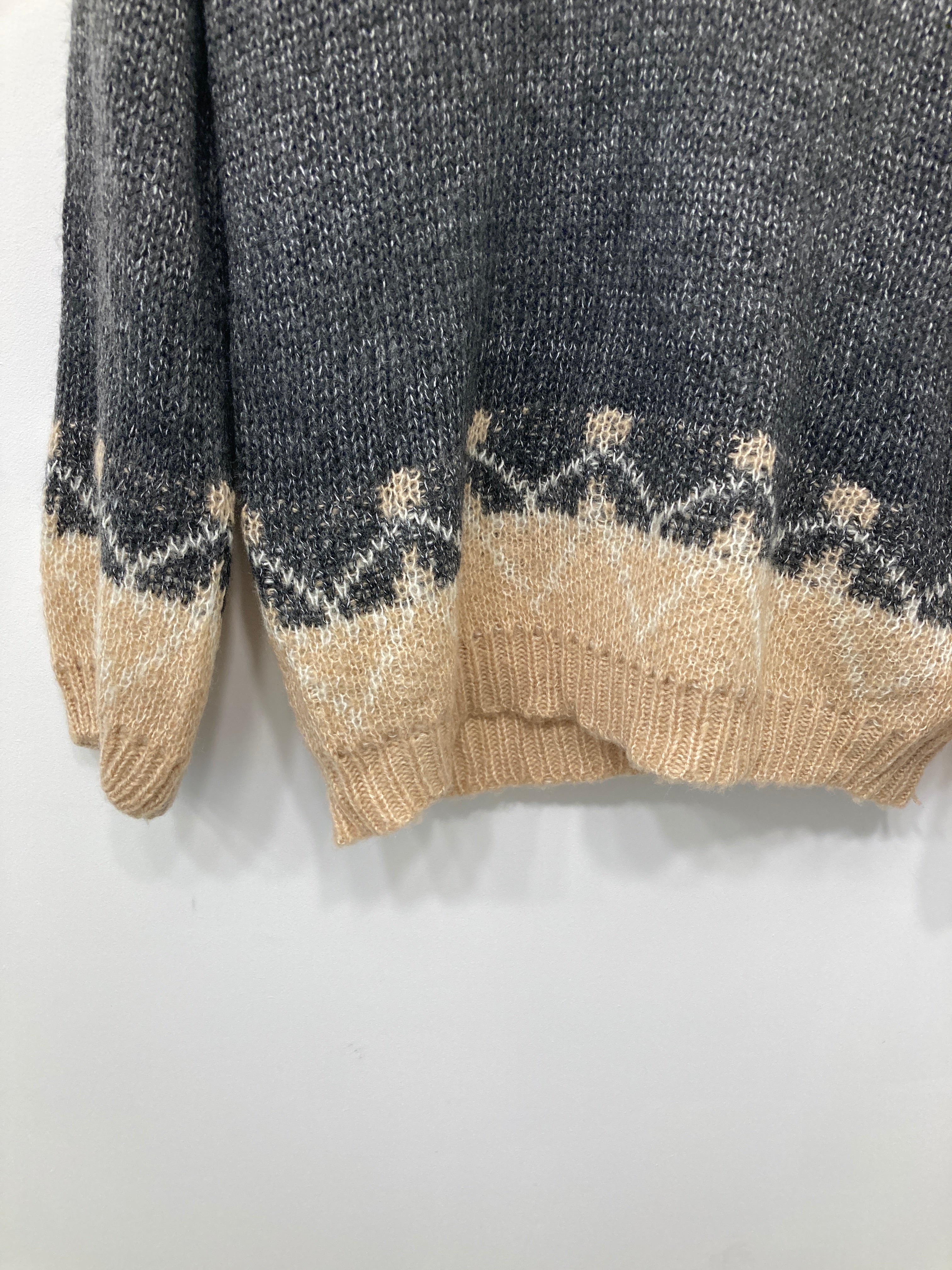 Sweater -ukendt mærke