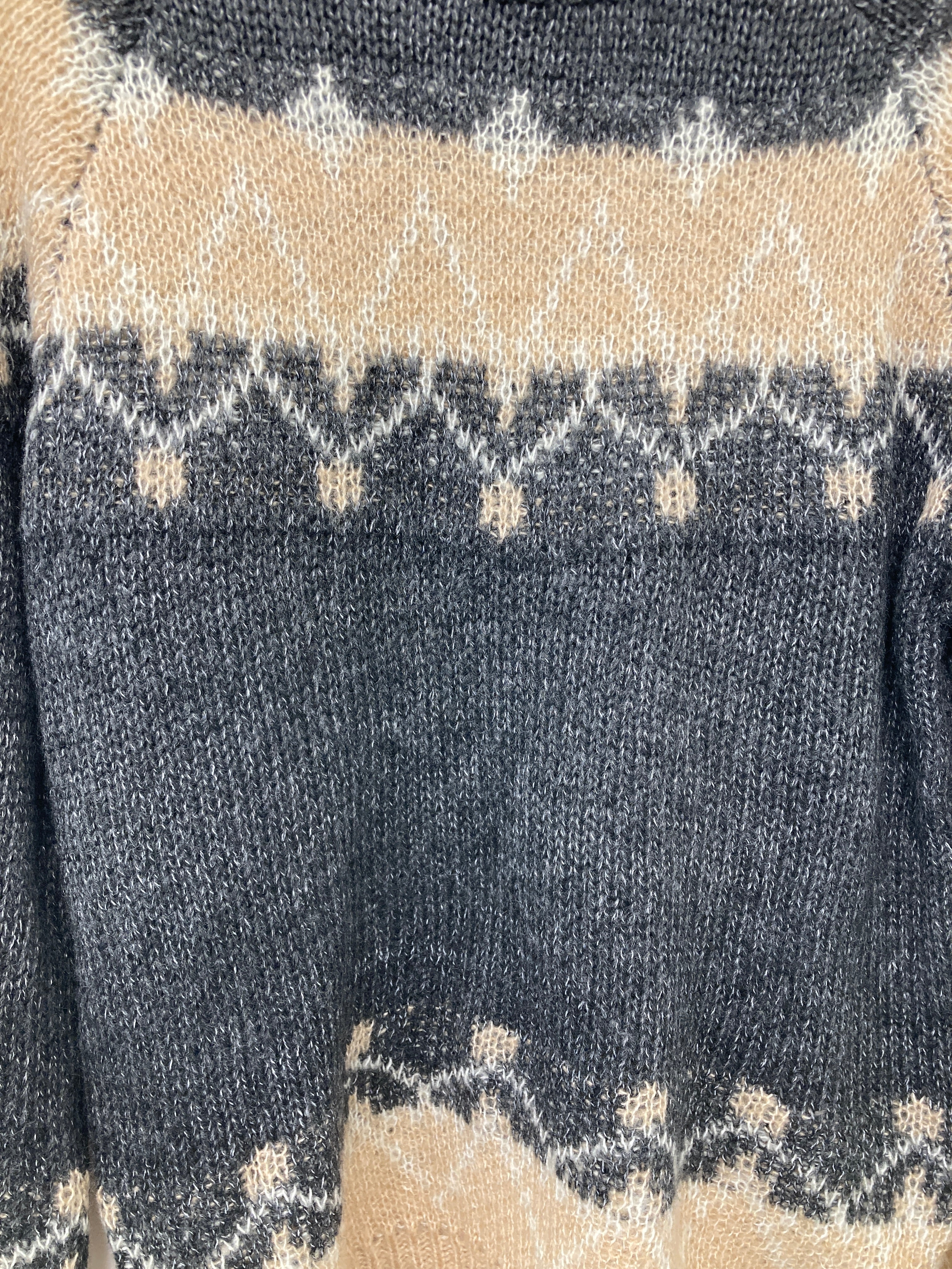 Sweater -ukendt mærke