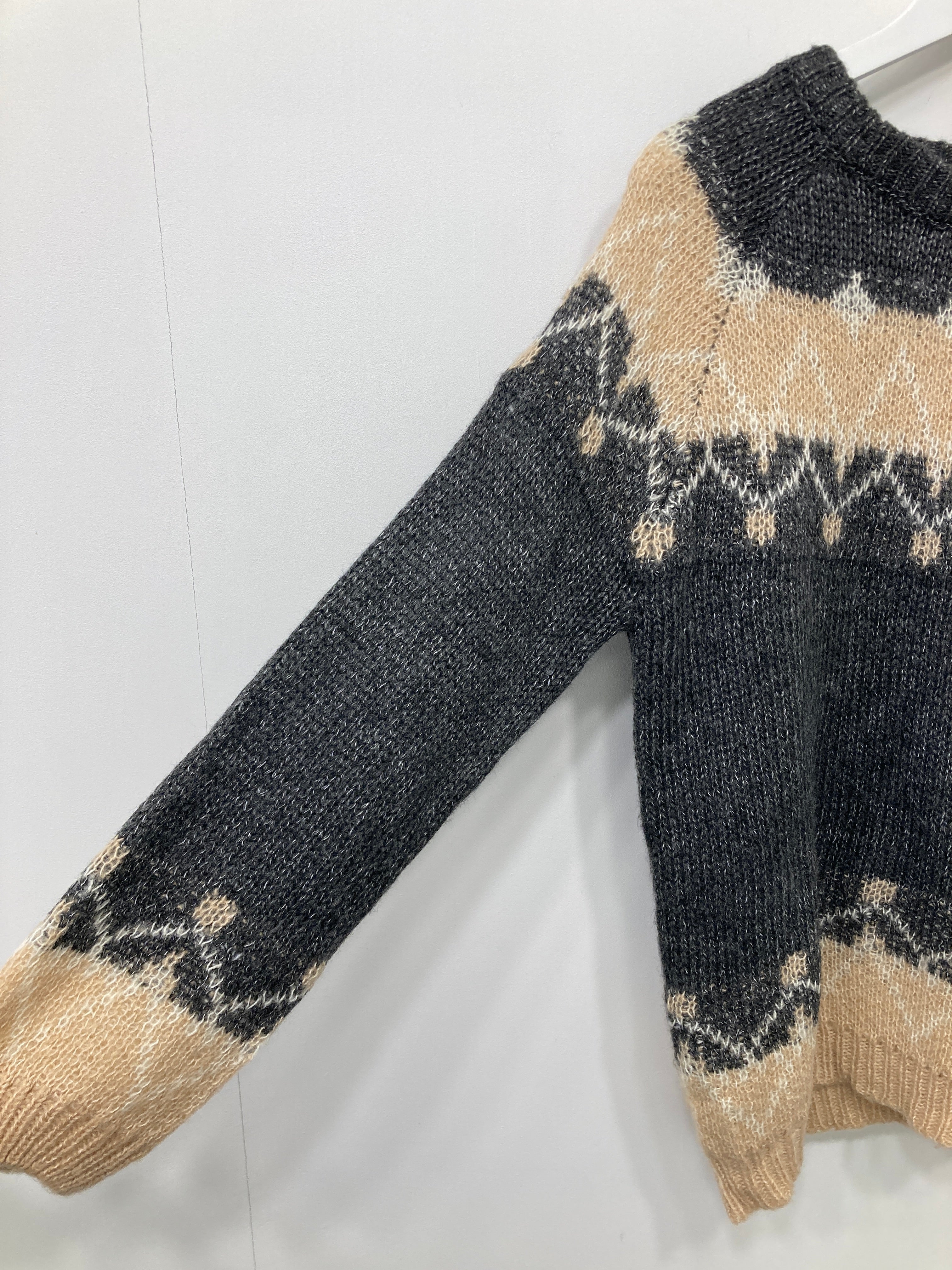 Sweater -ukendt mærke