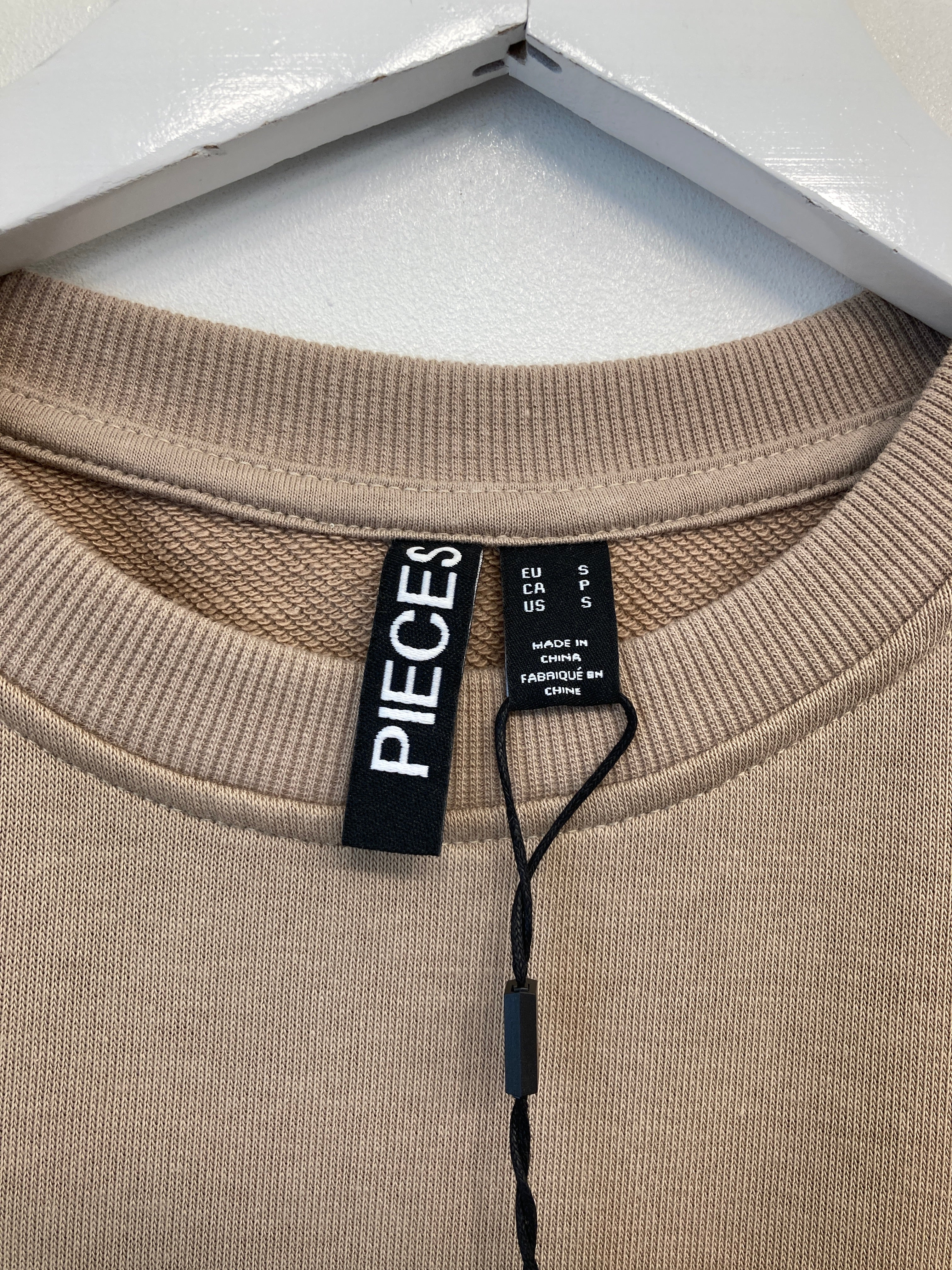 Pieces Vest