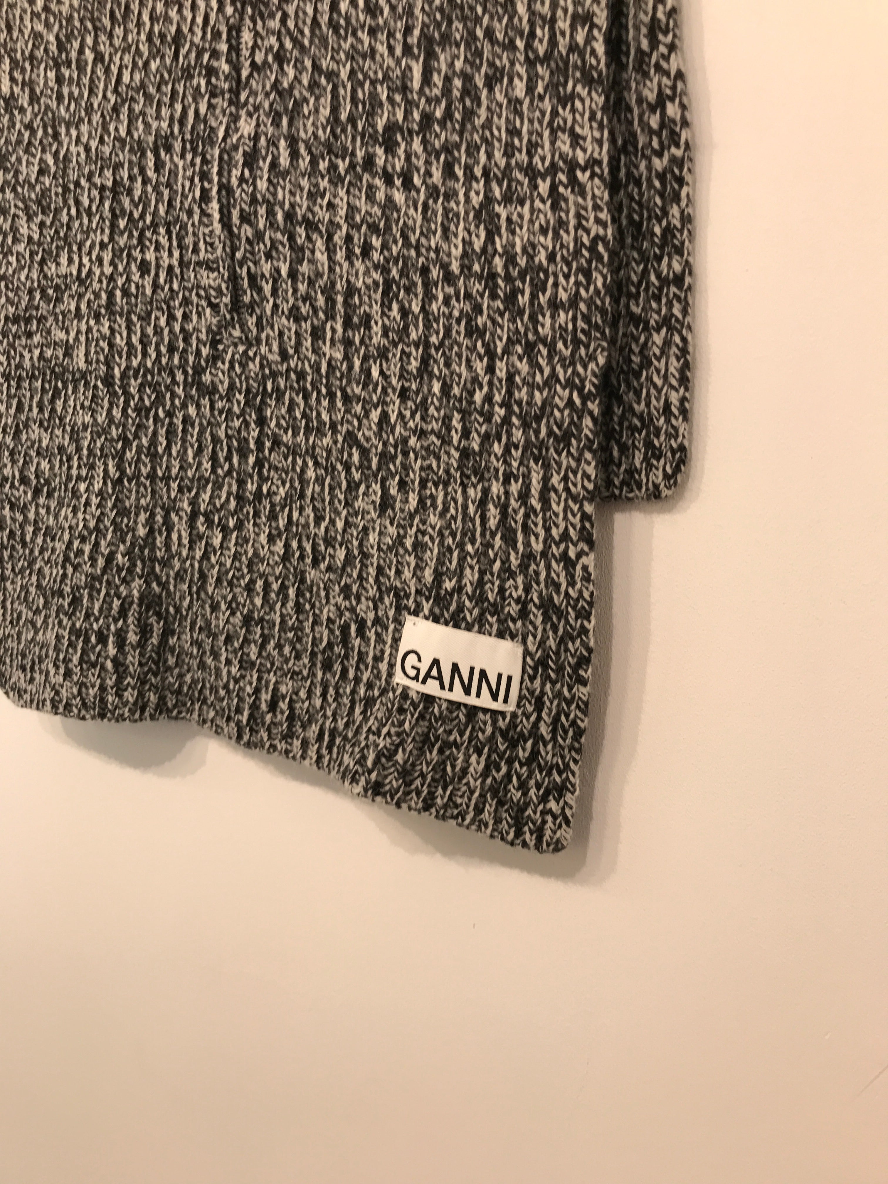 GANNI Strik