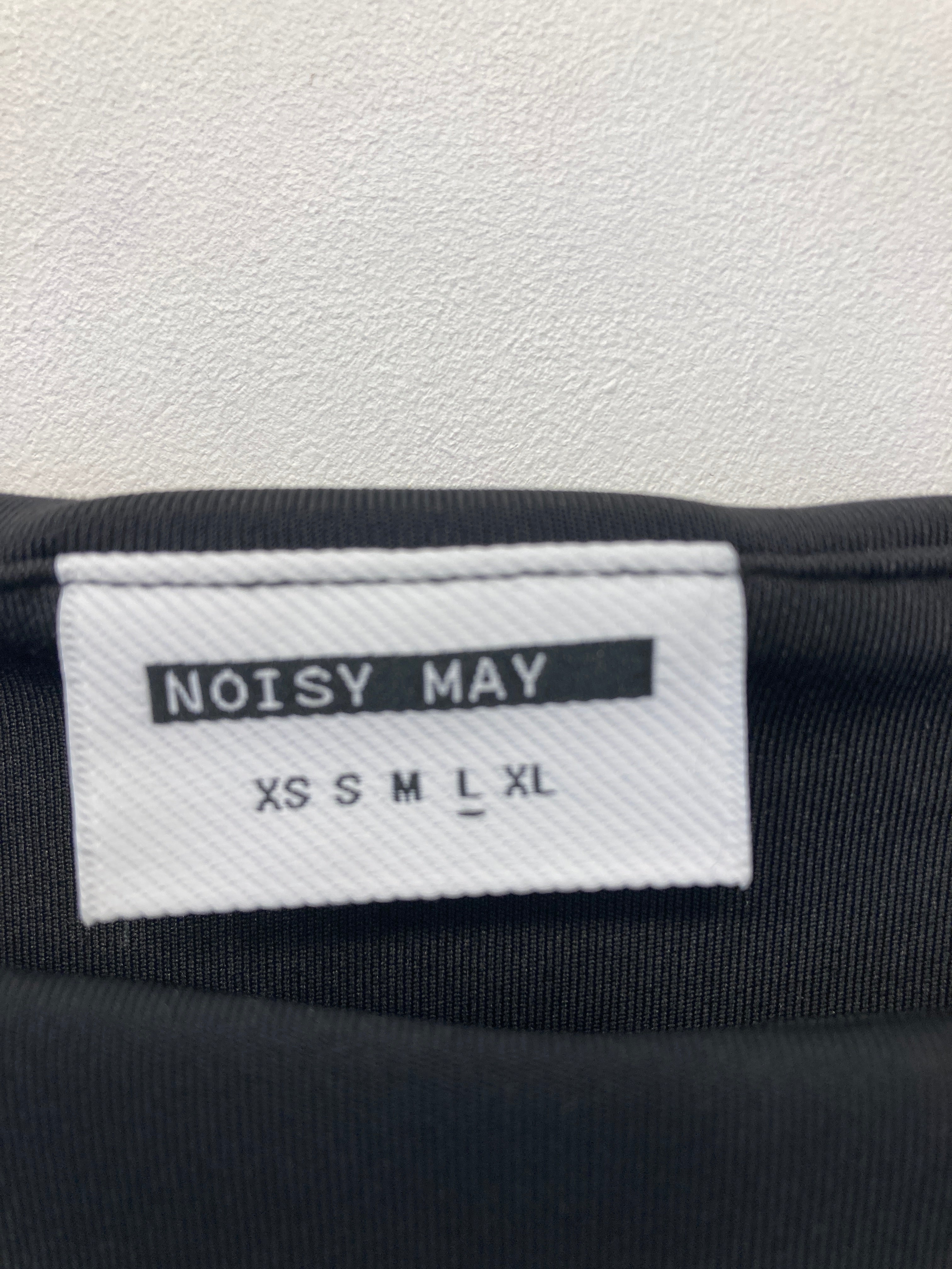 Noisy May top