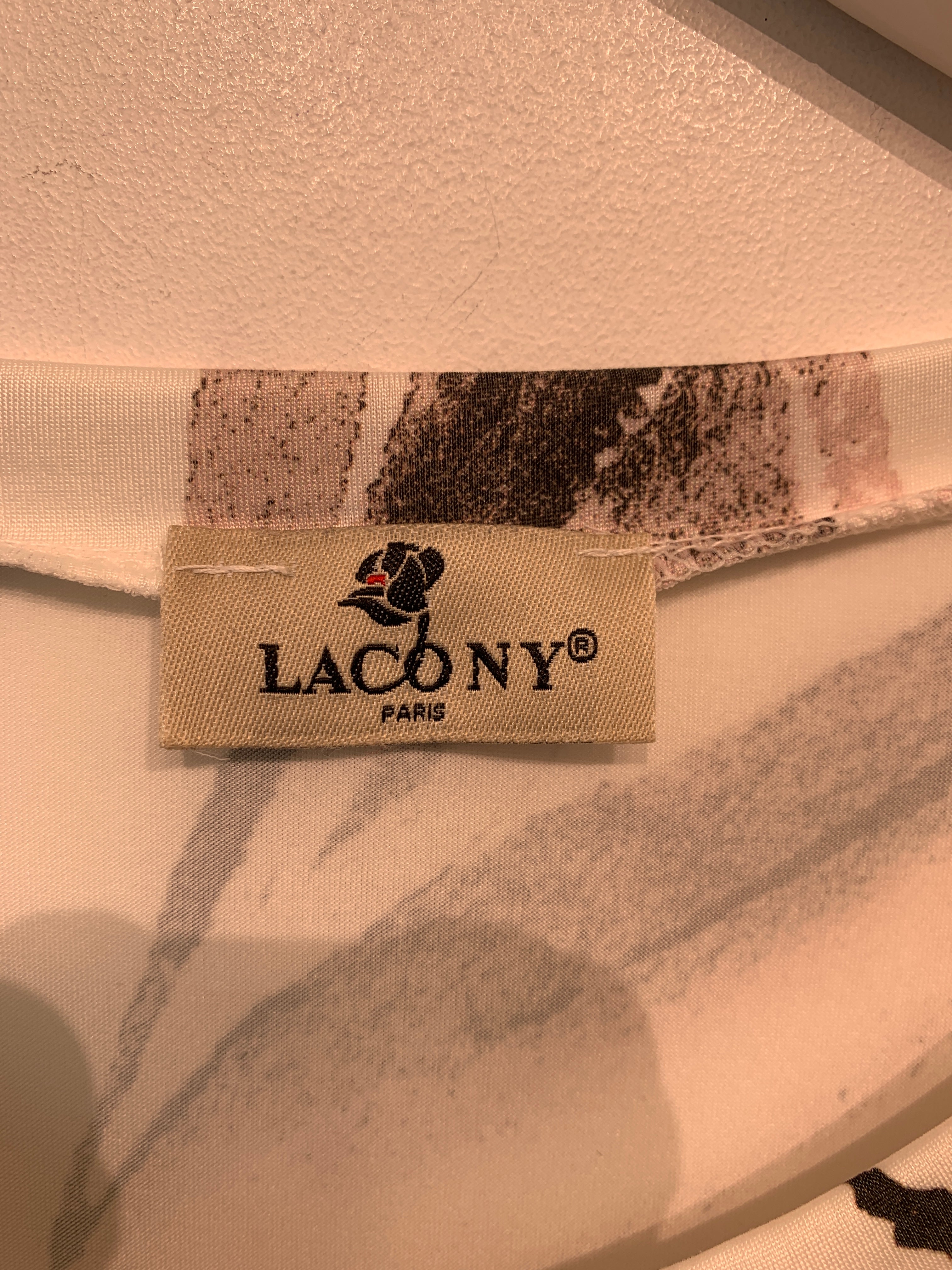 Lacony T-shirt