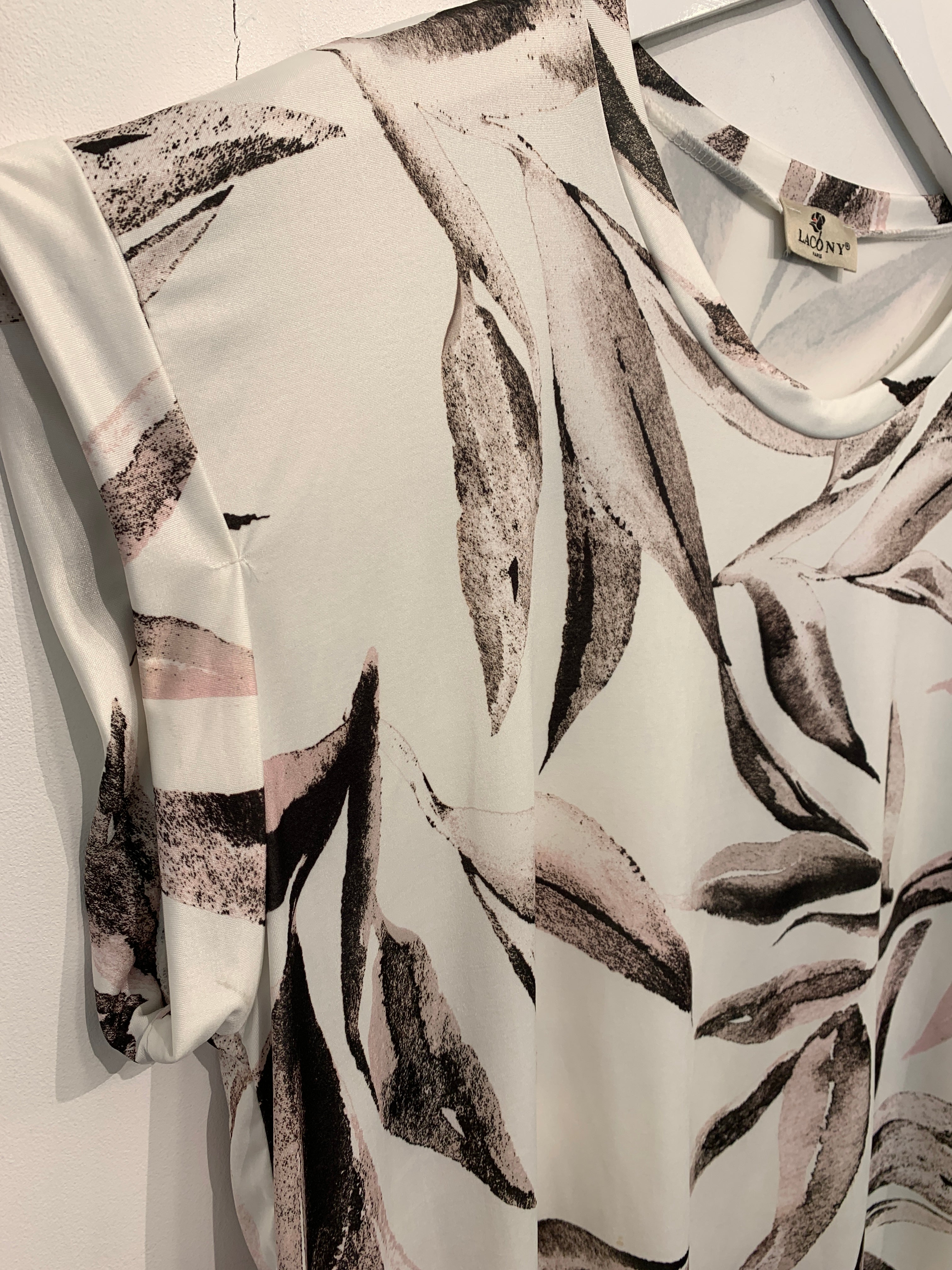 Lacony T-shirt