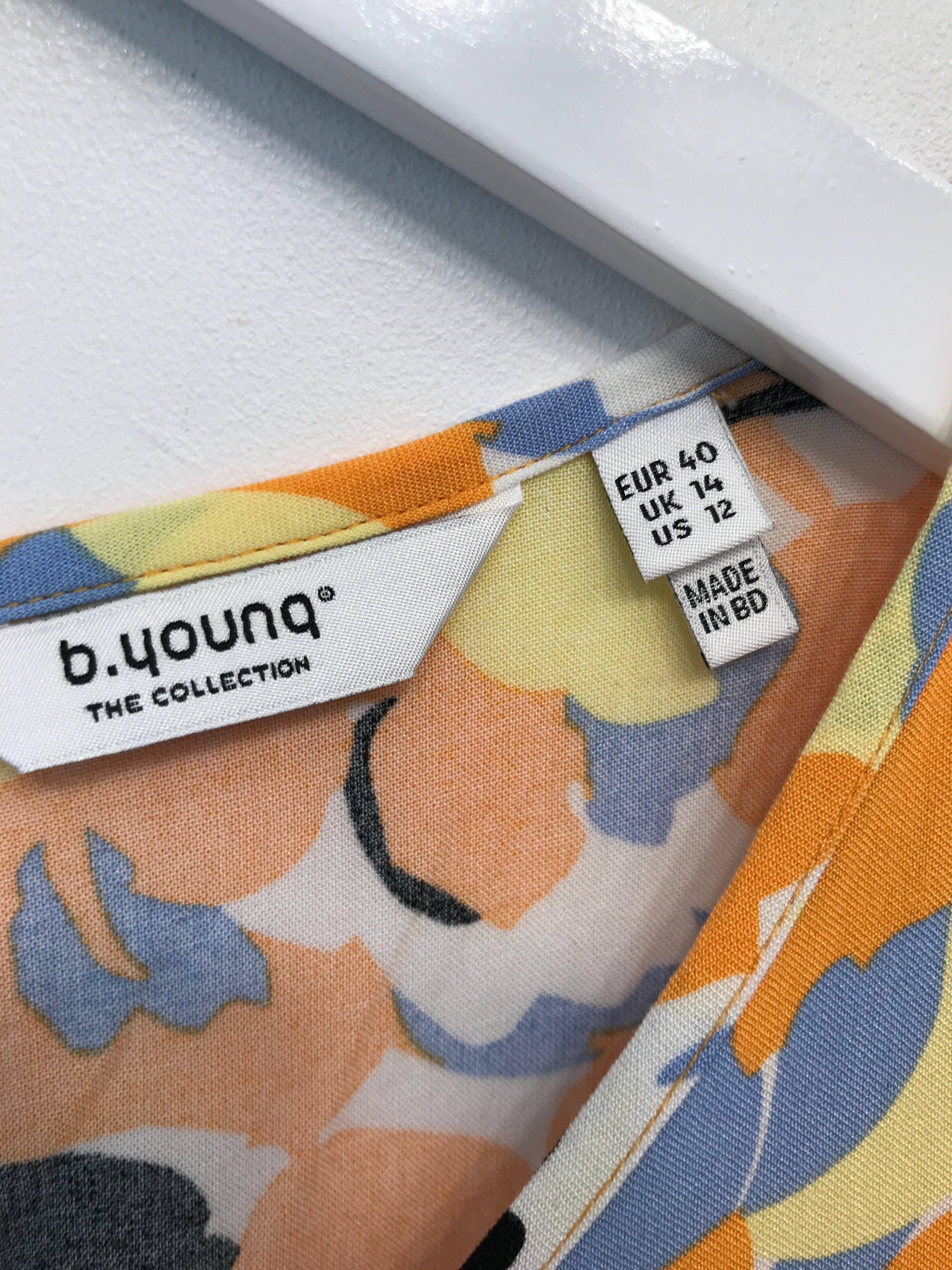 B.Young Bluse