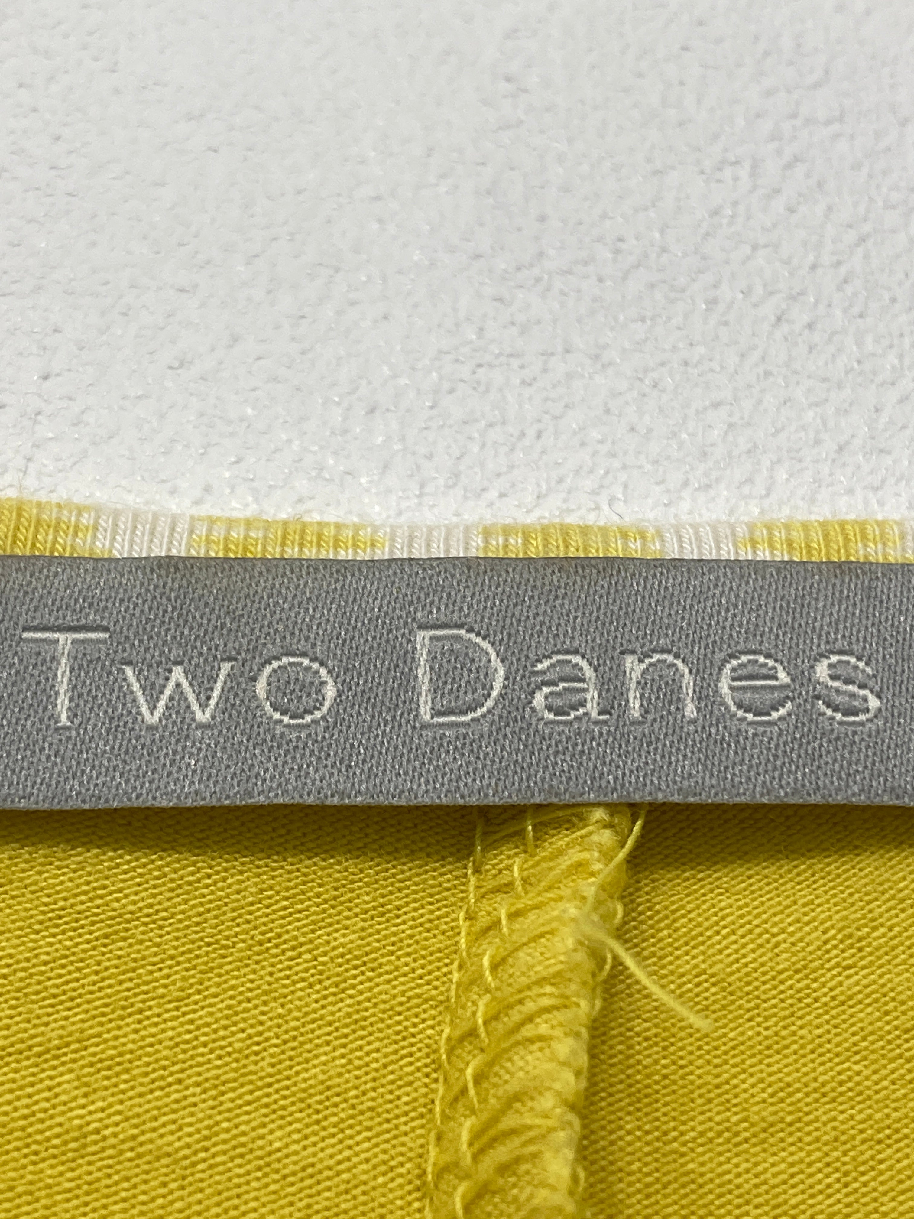 Two Danes Bluse