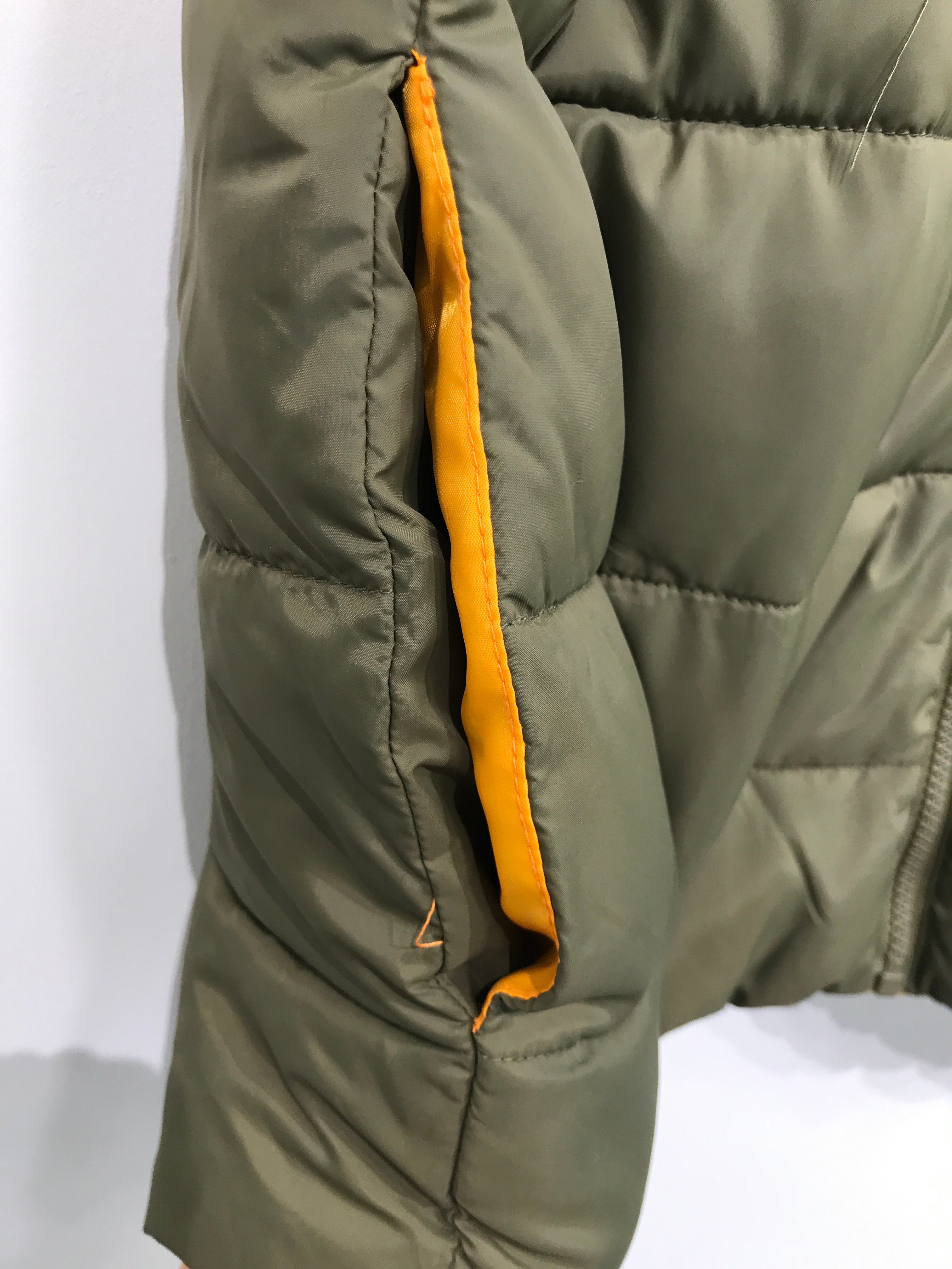 Noisy May Vest
