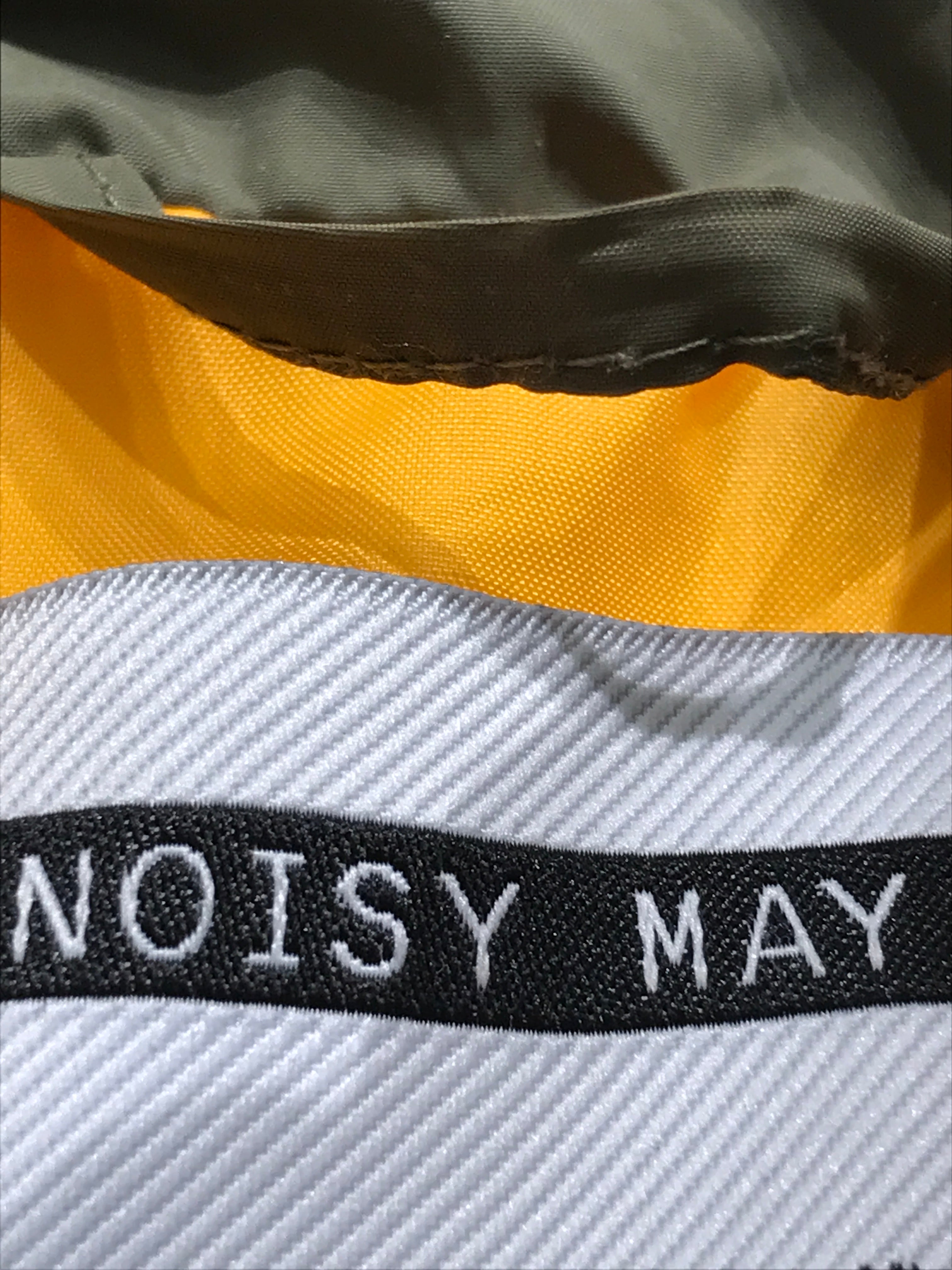 Noisy May Vest
