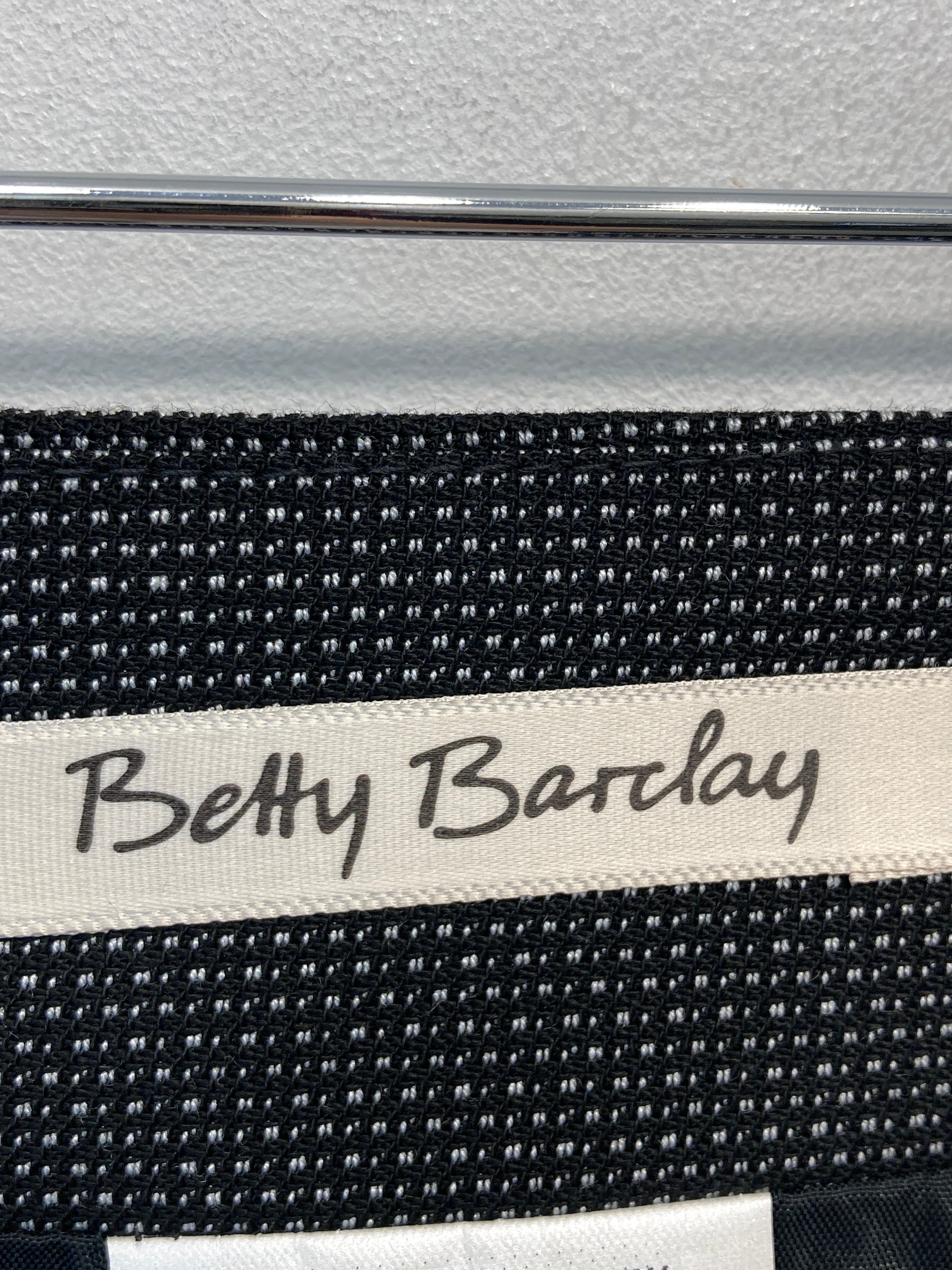 Betty Barclay Nederdel