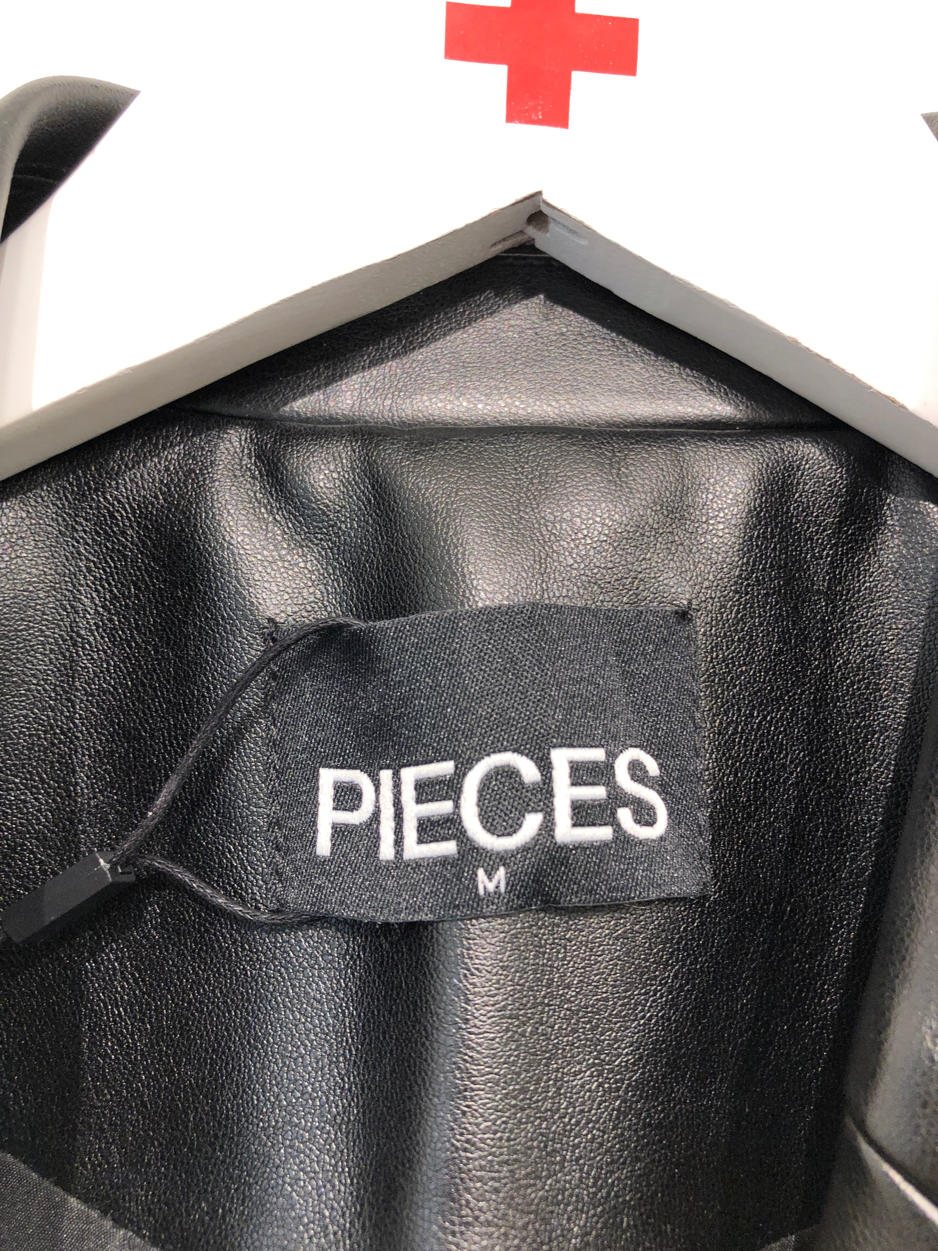 Pieces Vest