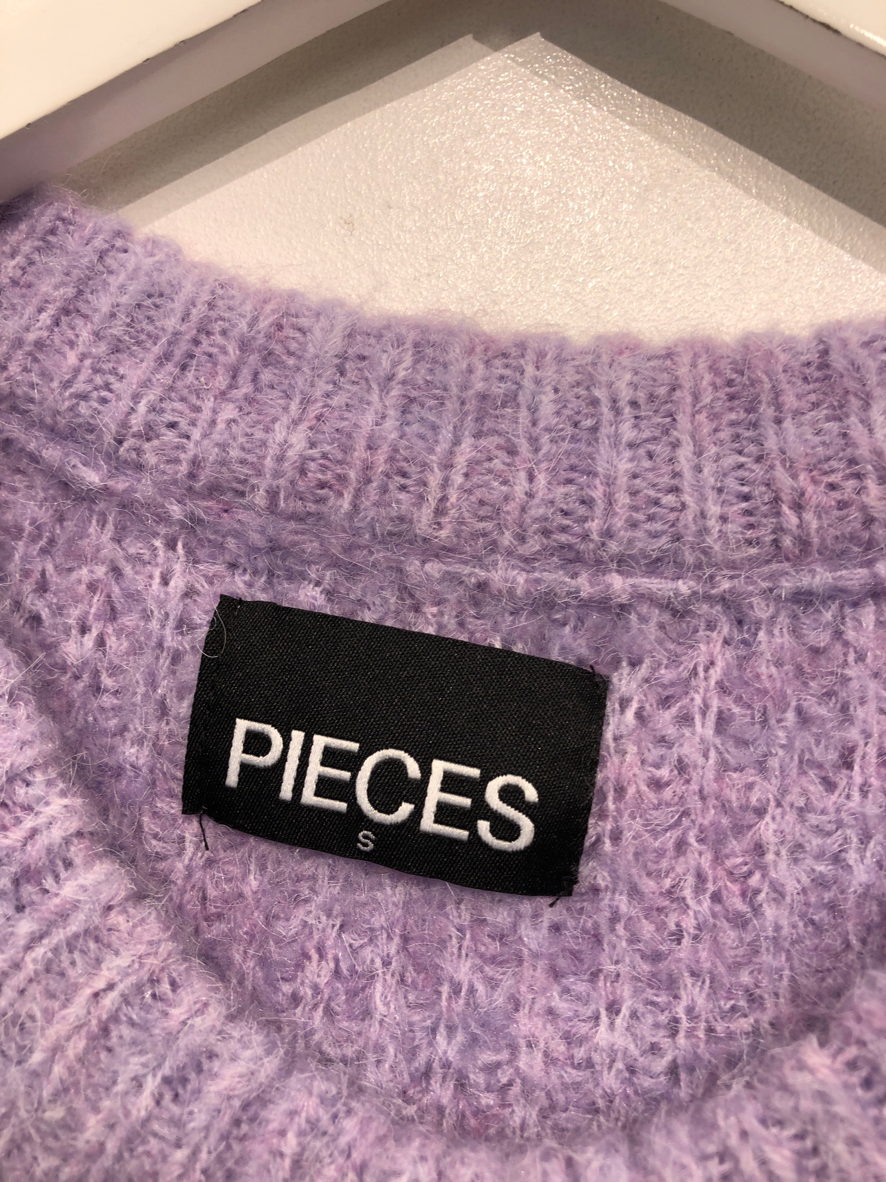 Pieces Vest