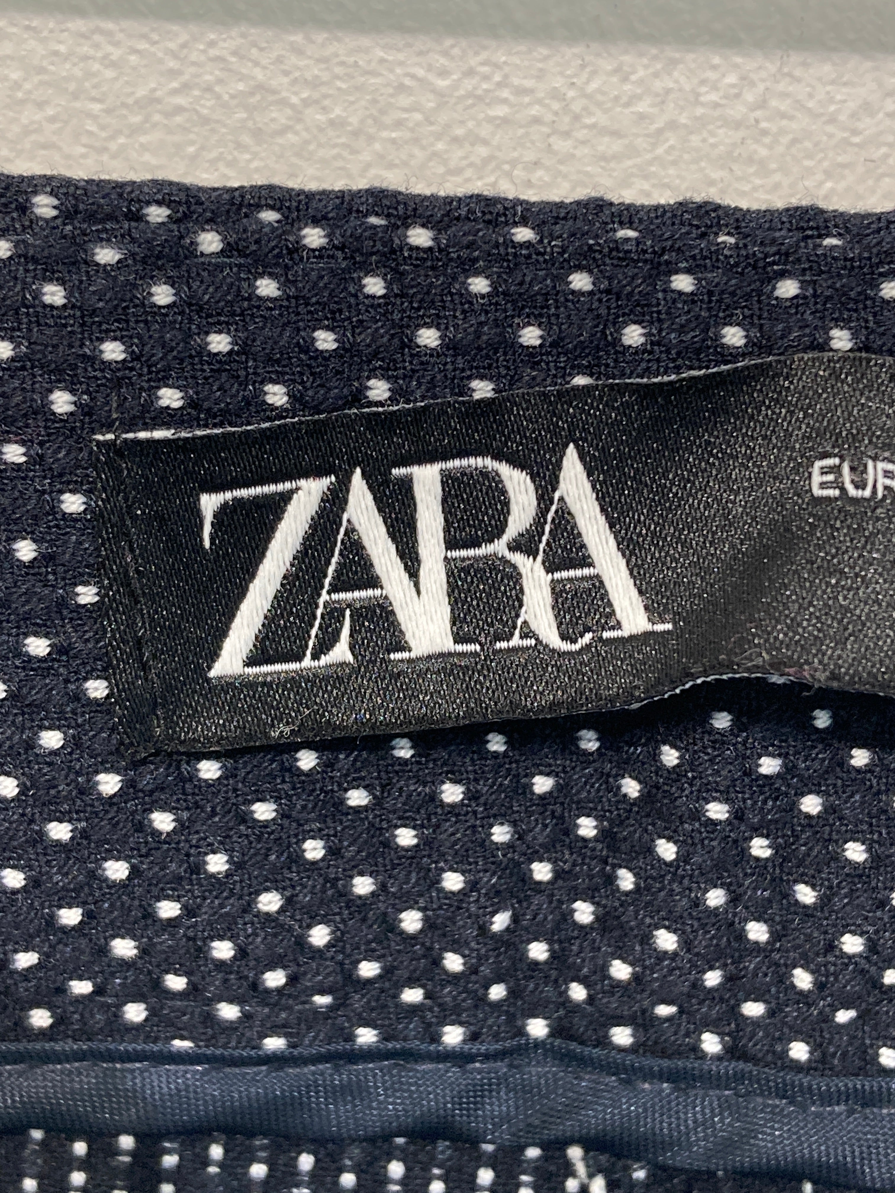 Zara Bukser