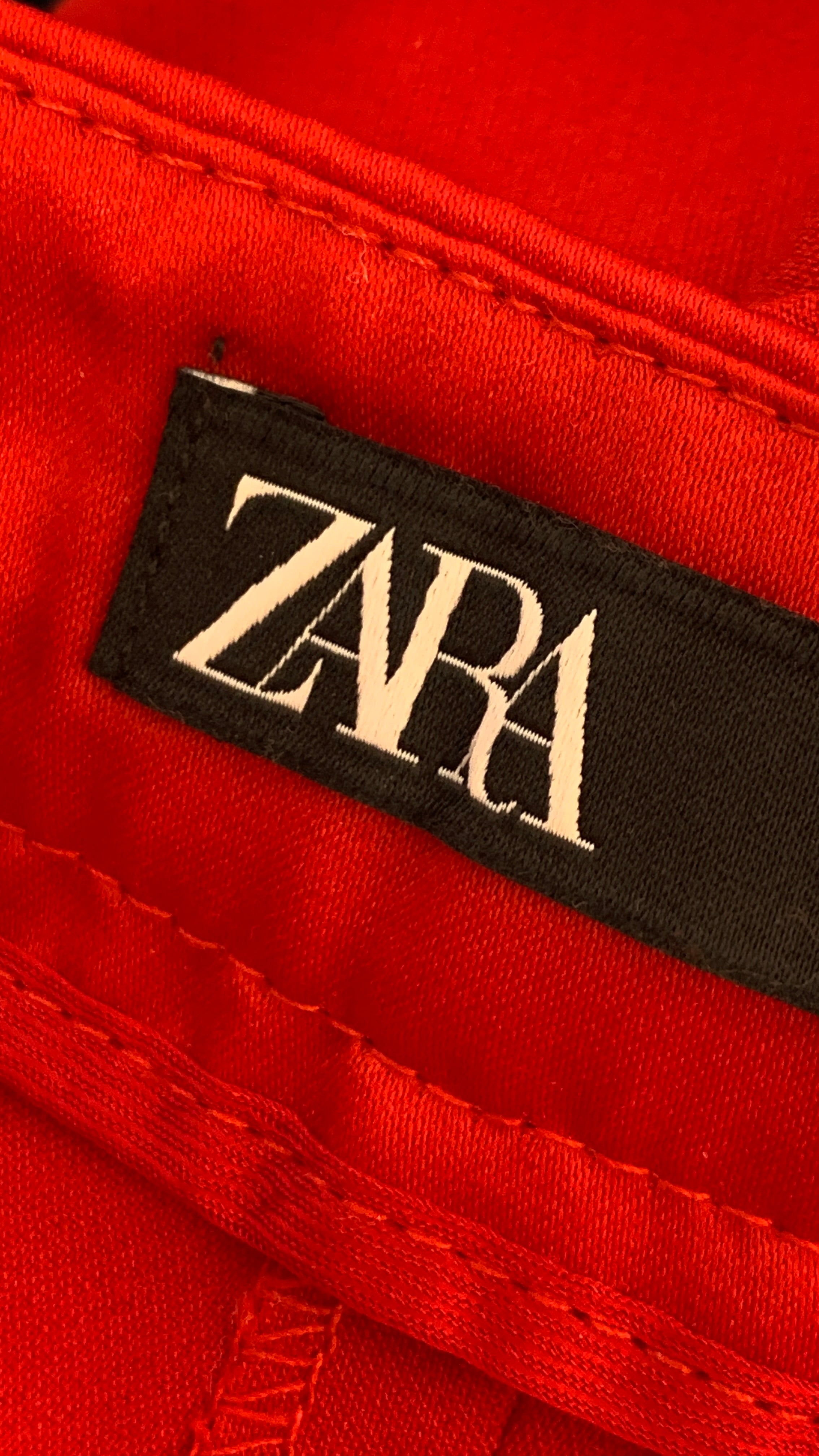 Zara Bukser