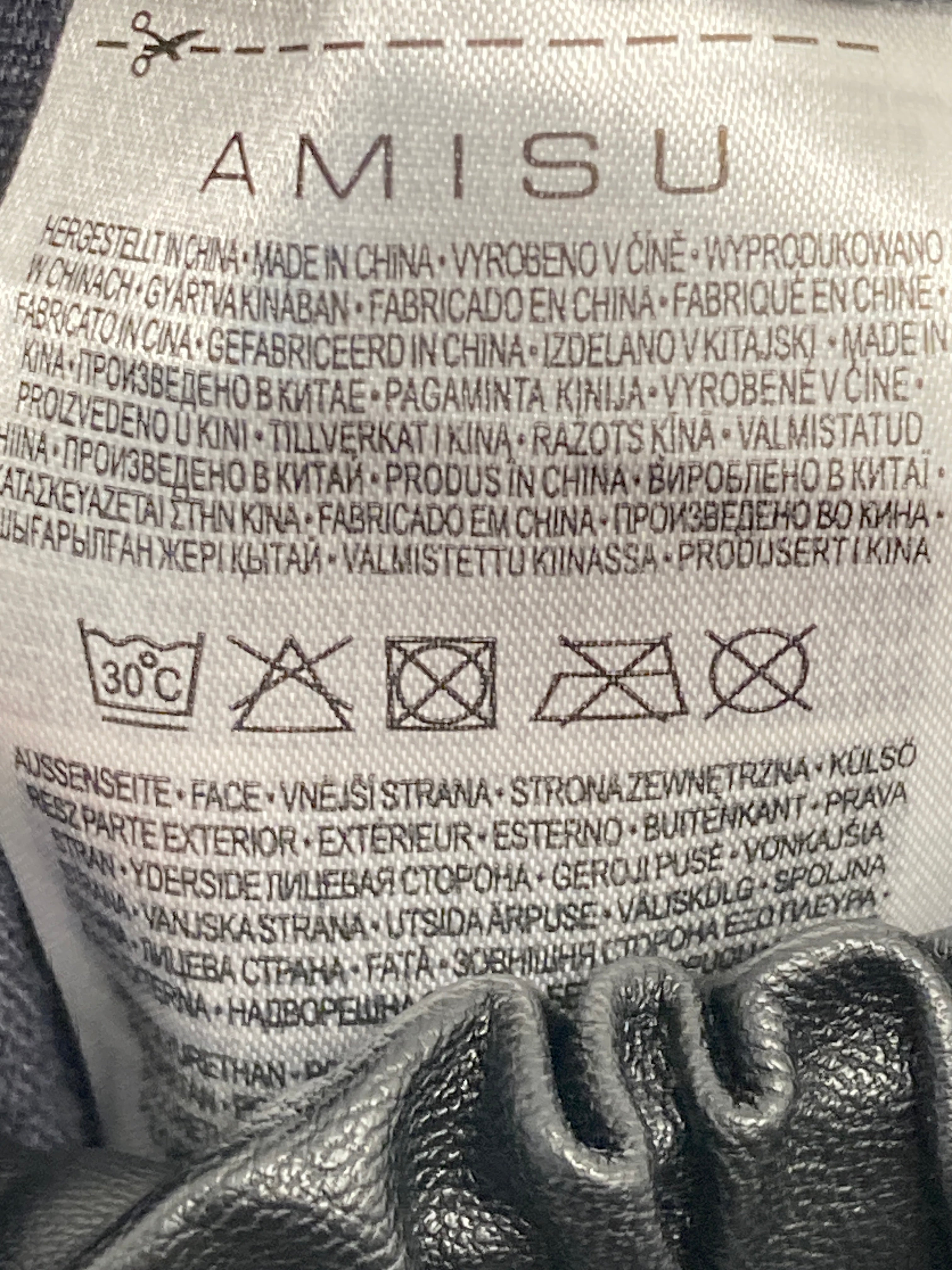 Amisu Bukser