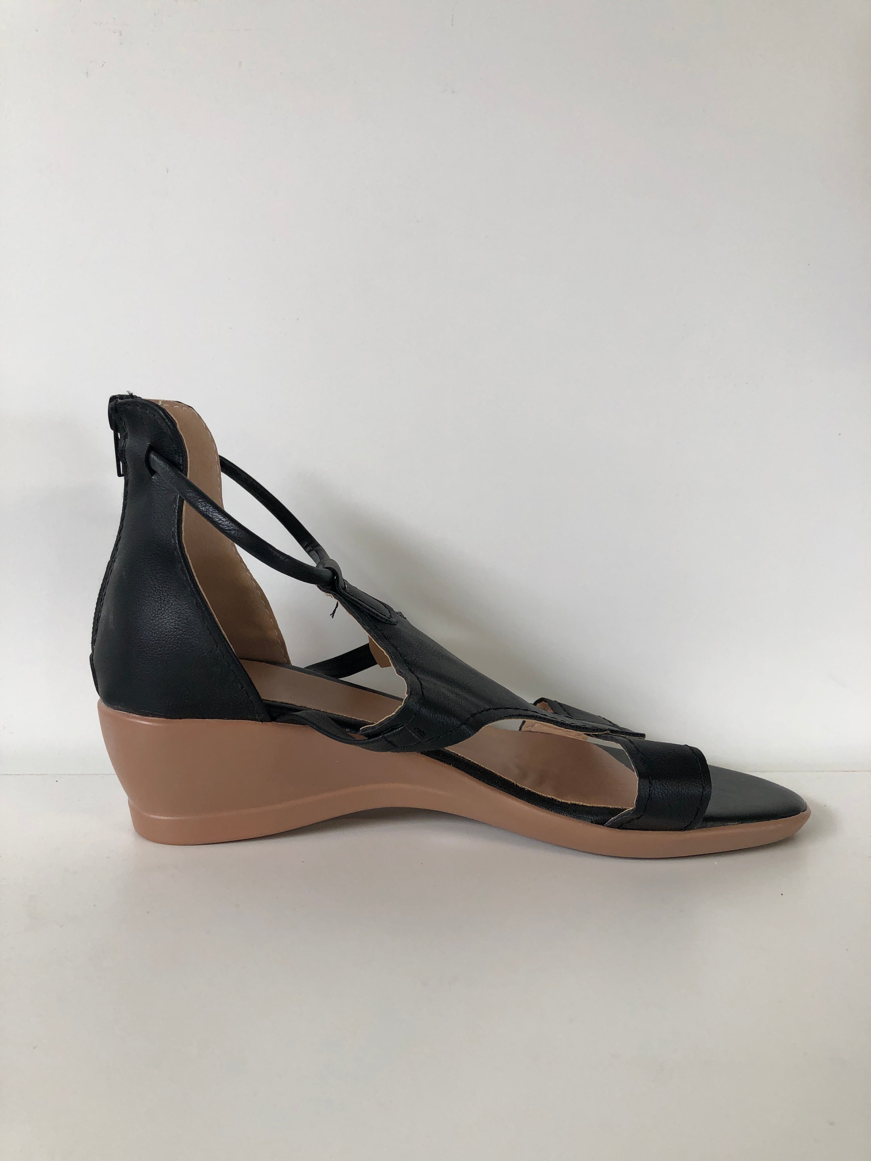 Dame Sandaler