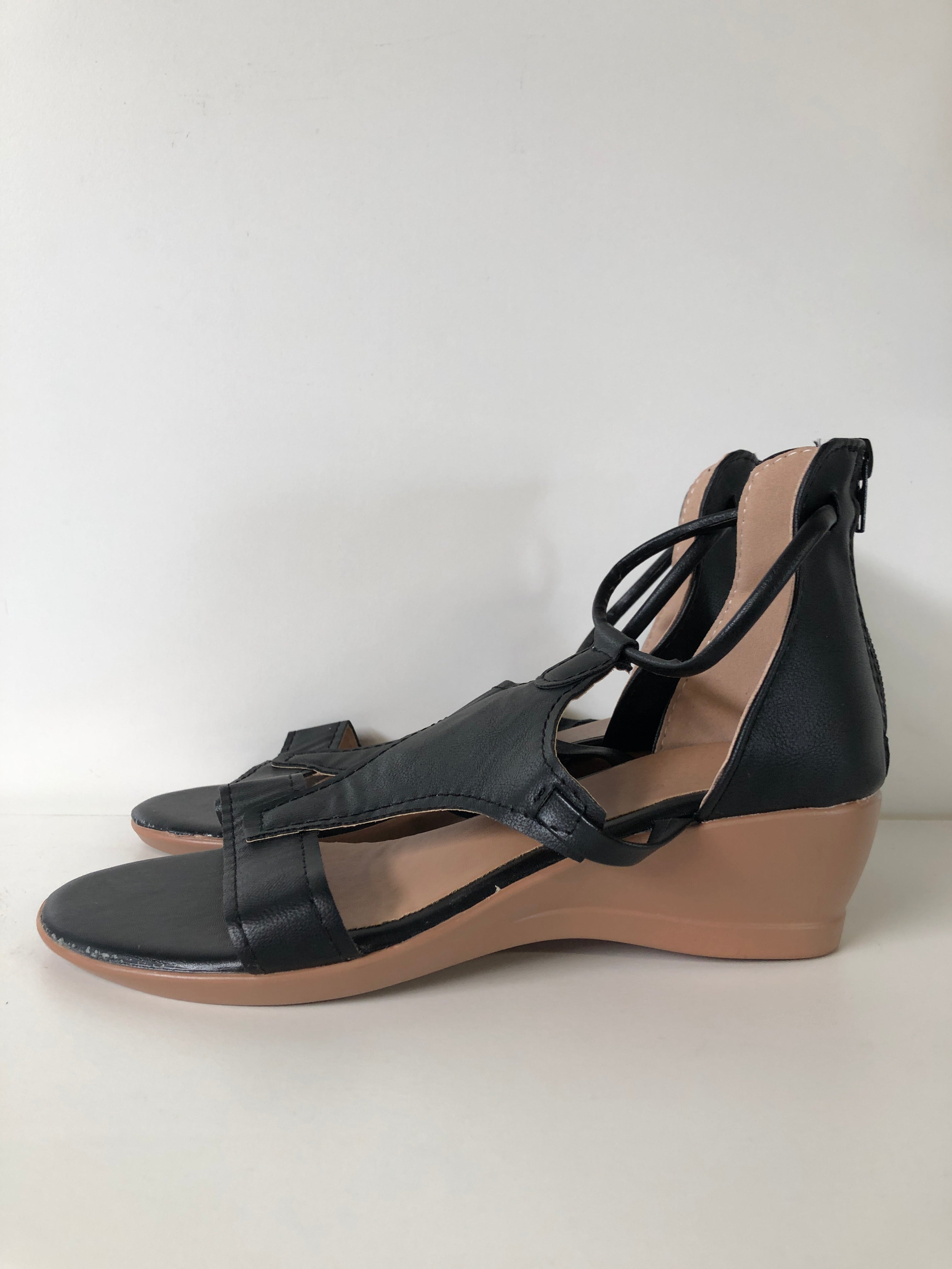 Dame Sandaler