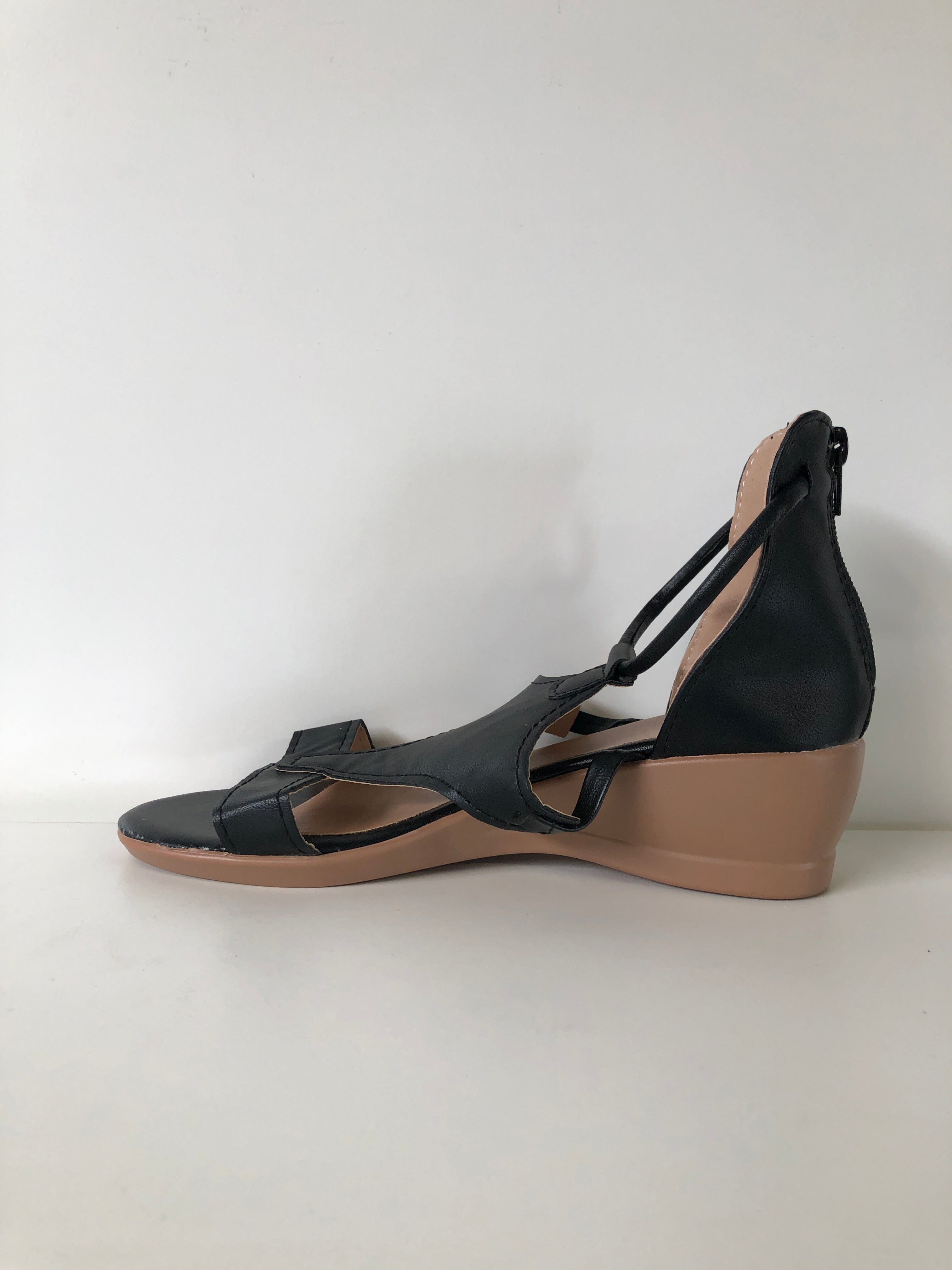 Dame Sandaler