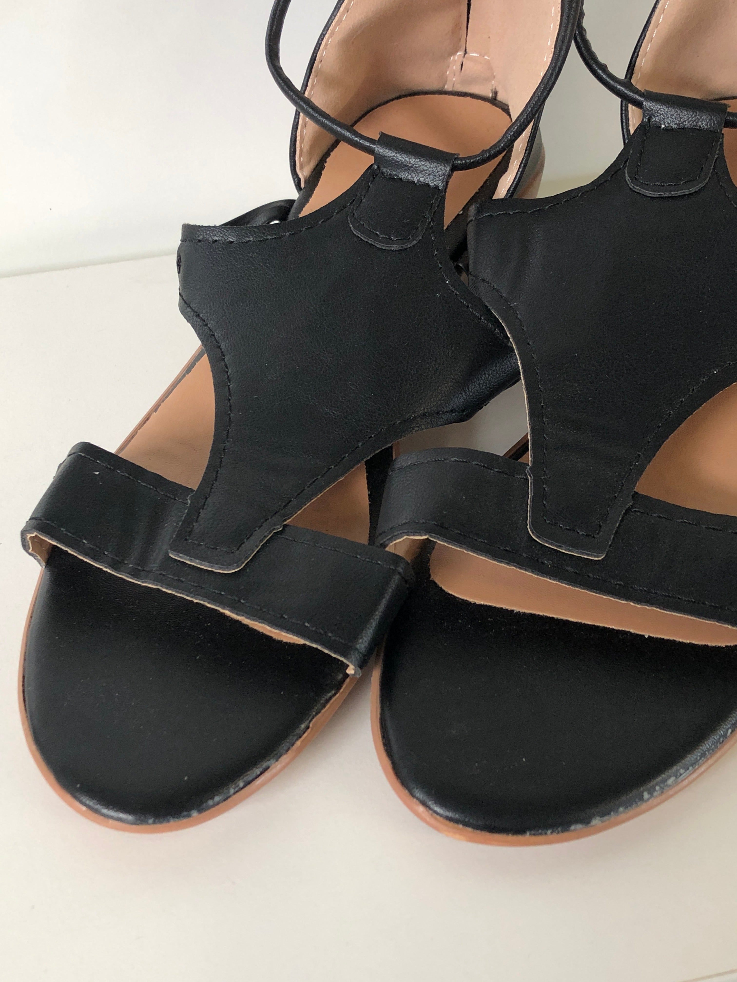 Dame Sandaler