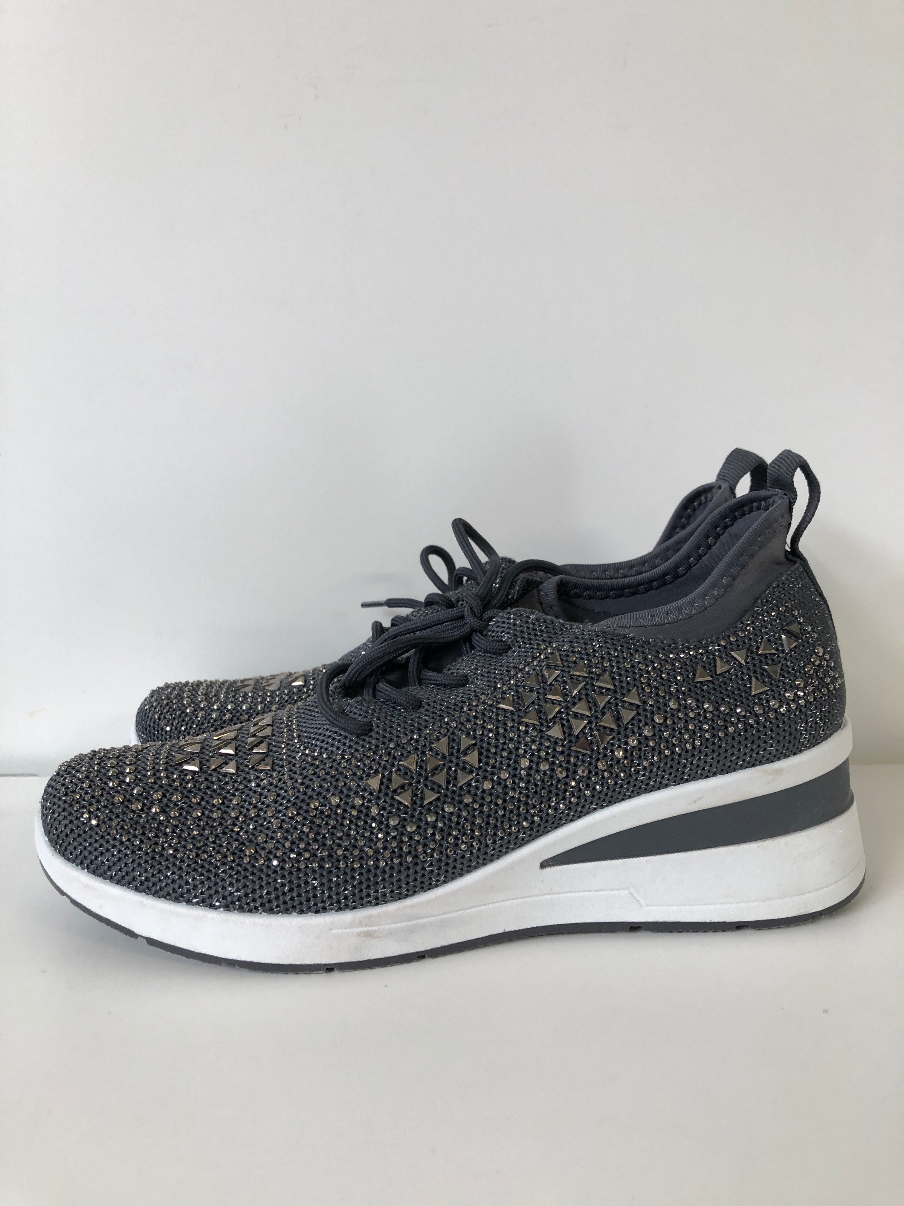 Graceland Sneakers