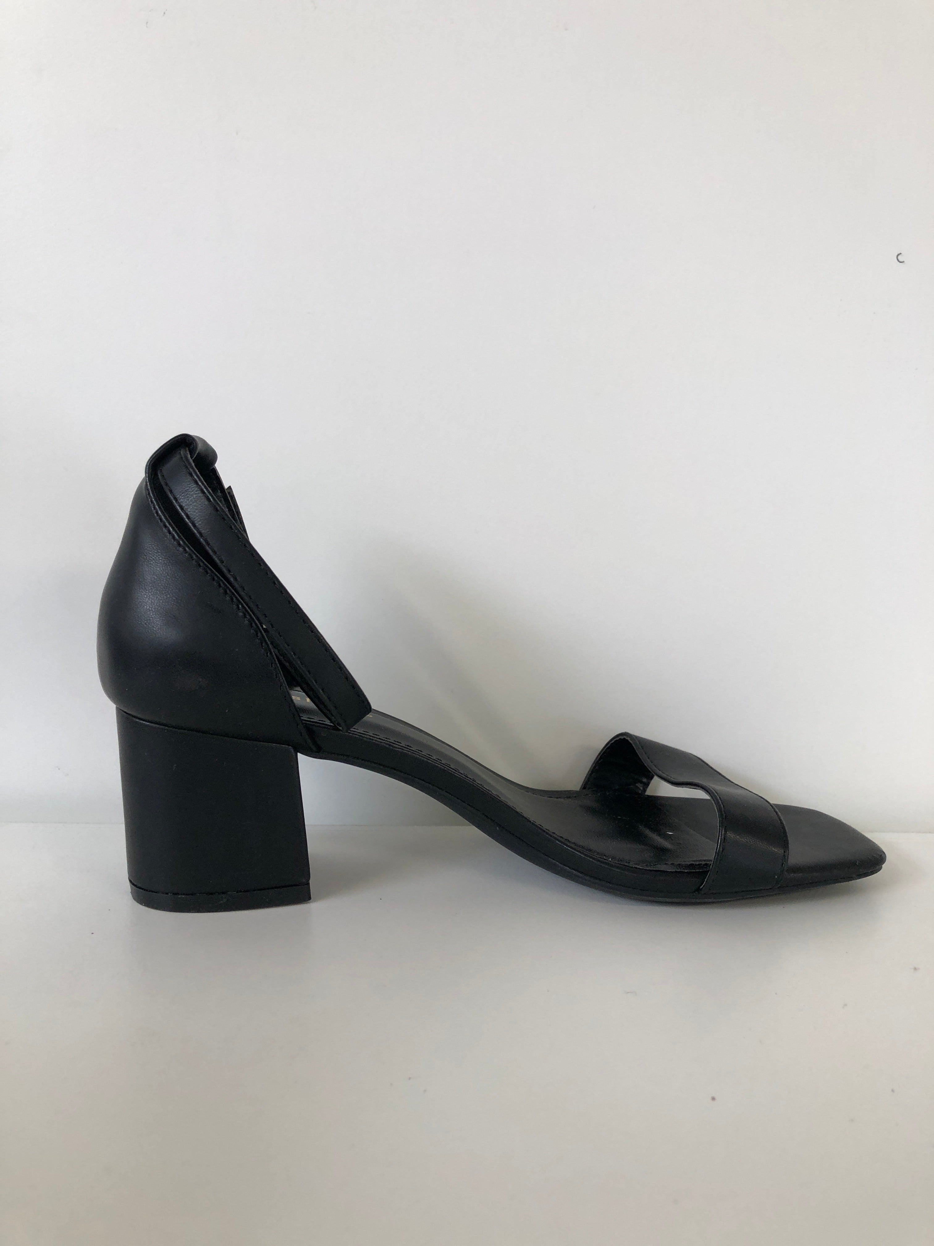 Ideal Shoes Sandaler