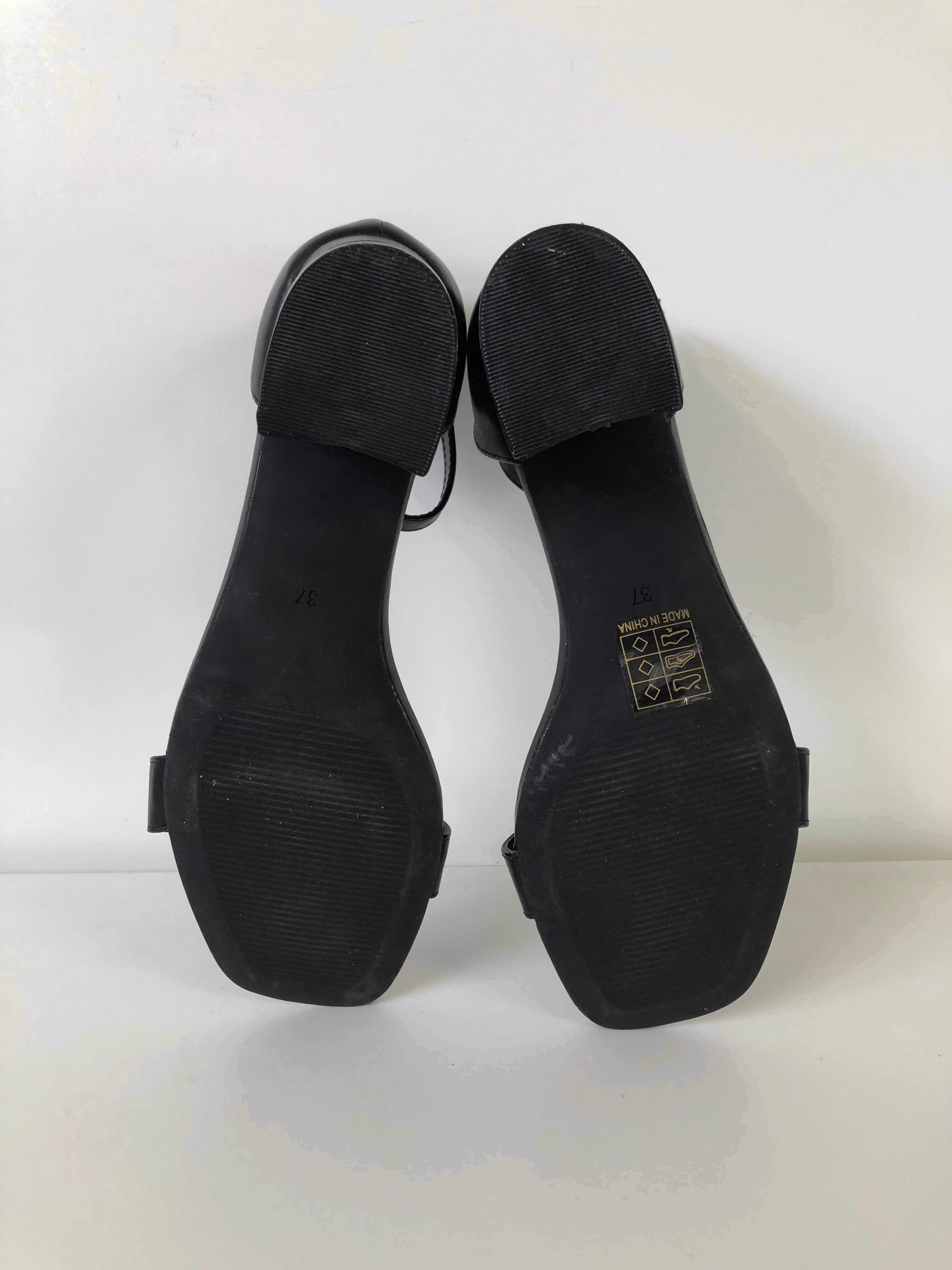 Ideal Shoes Sandaler