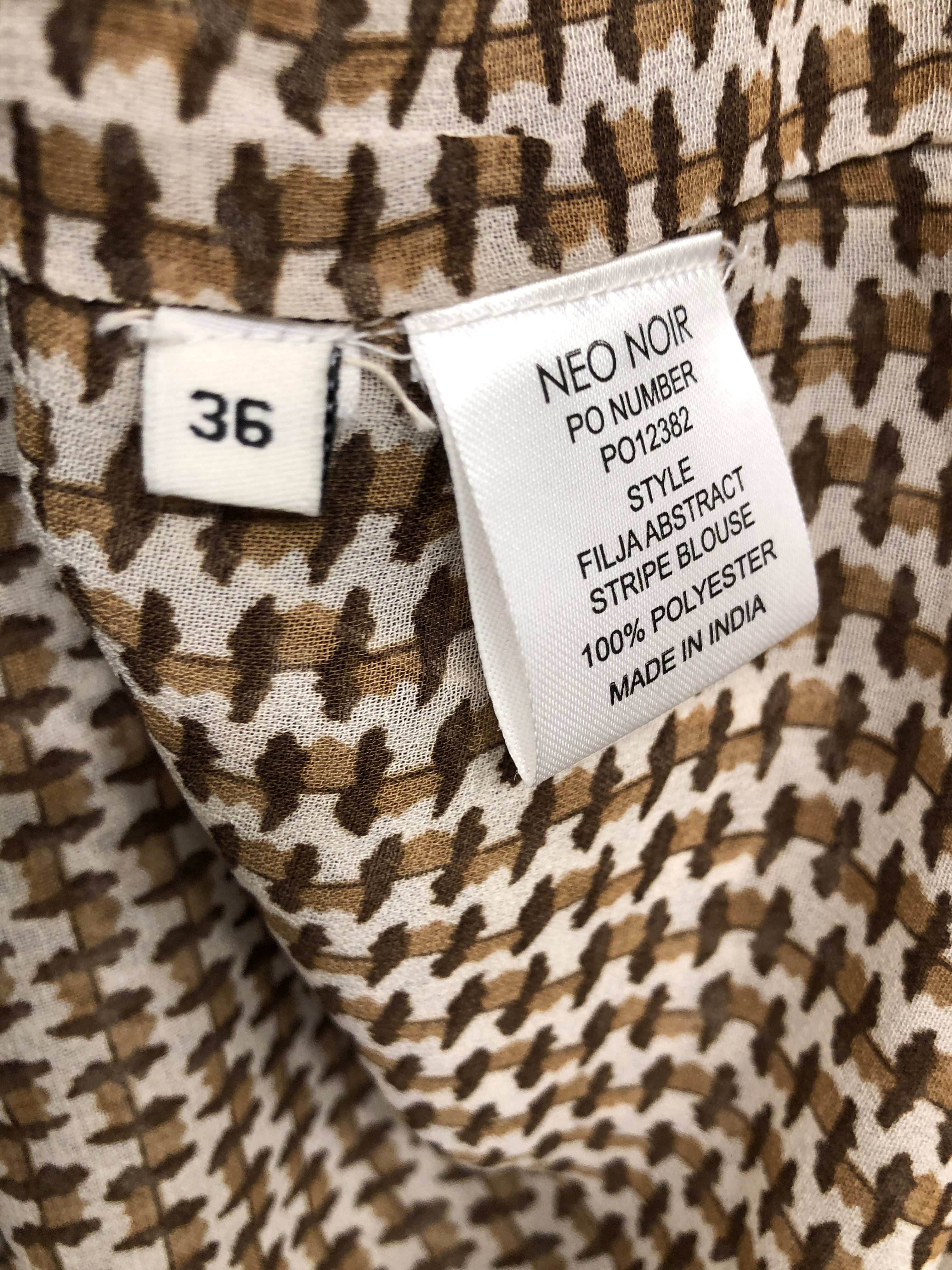 Neo Noir Bluse