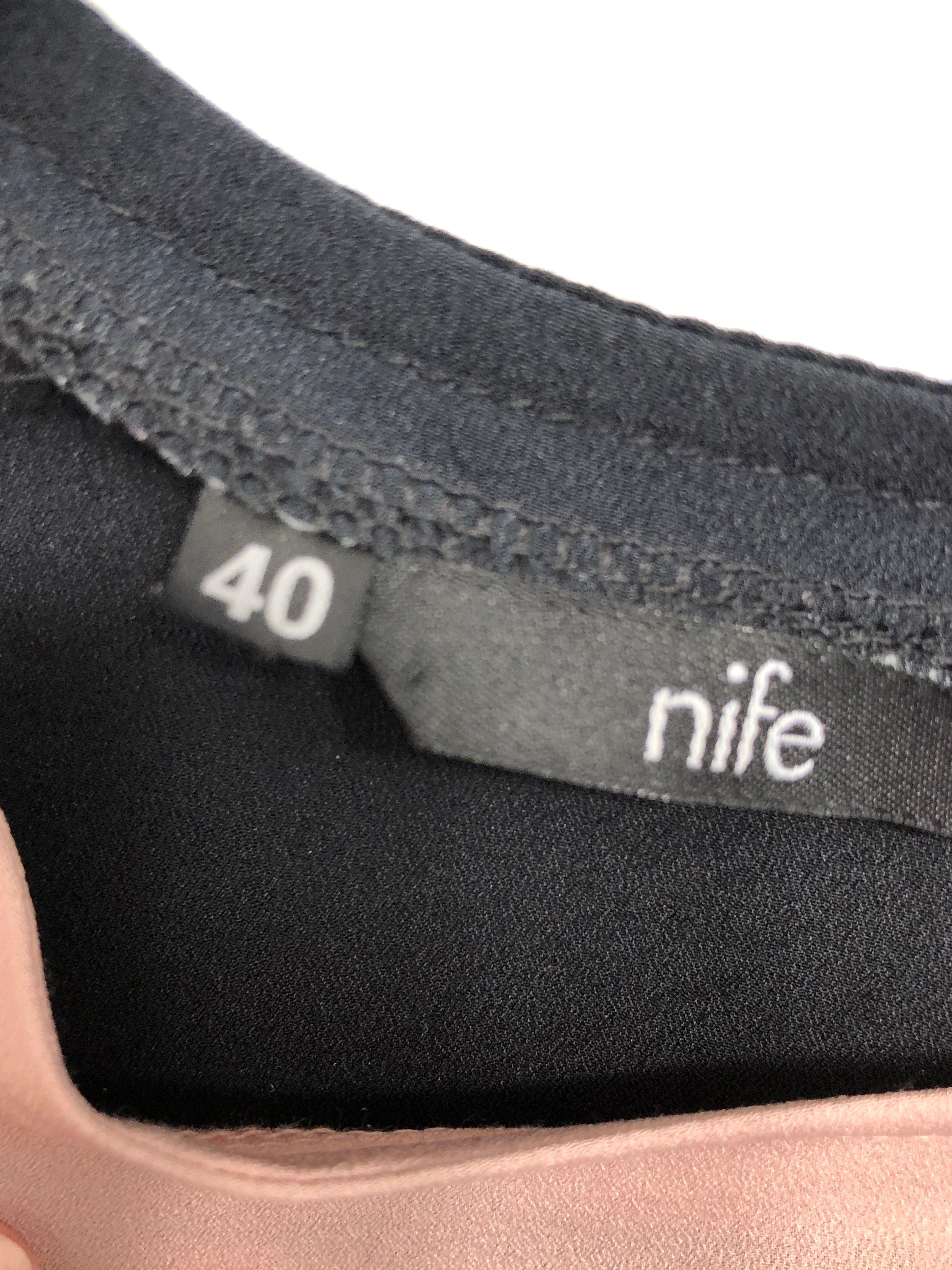 Nife bluse